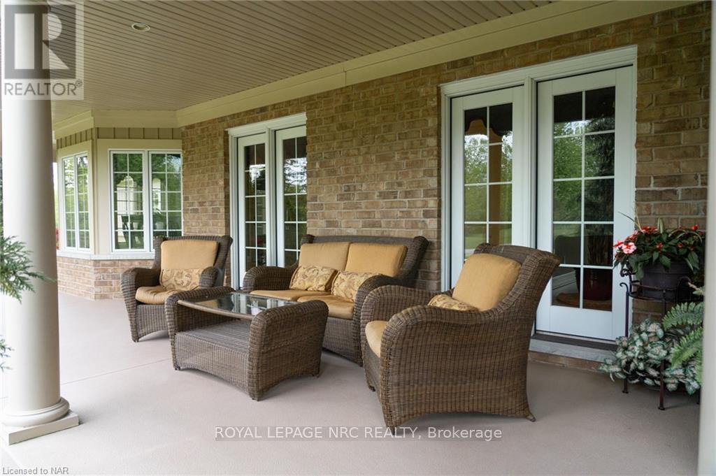 5045 Michener Road, Fort Erie (337 - Crystal Beach), Ontario  L0S 1R0 - Photo 5 - X12063281