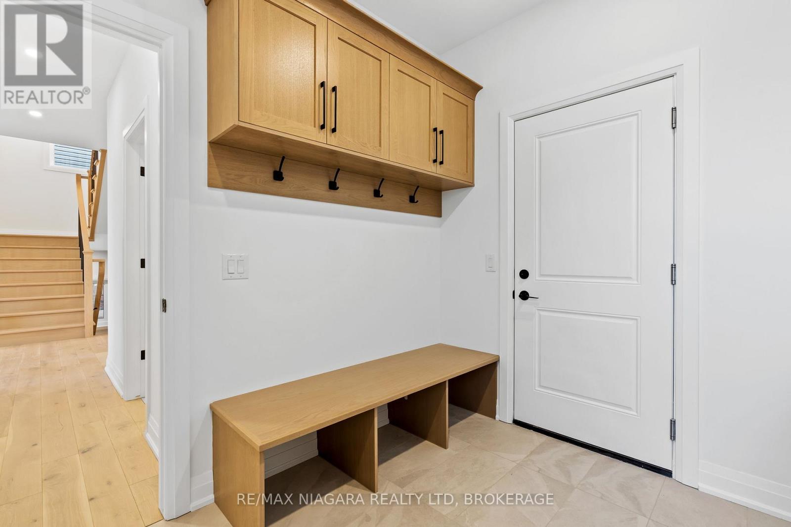 4213 Manson Lane, Lincoln (982 - Beamsville), Ontario  L0R 1G0 - Photo 15 - X12063578