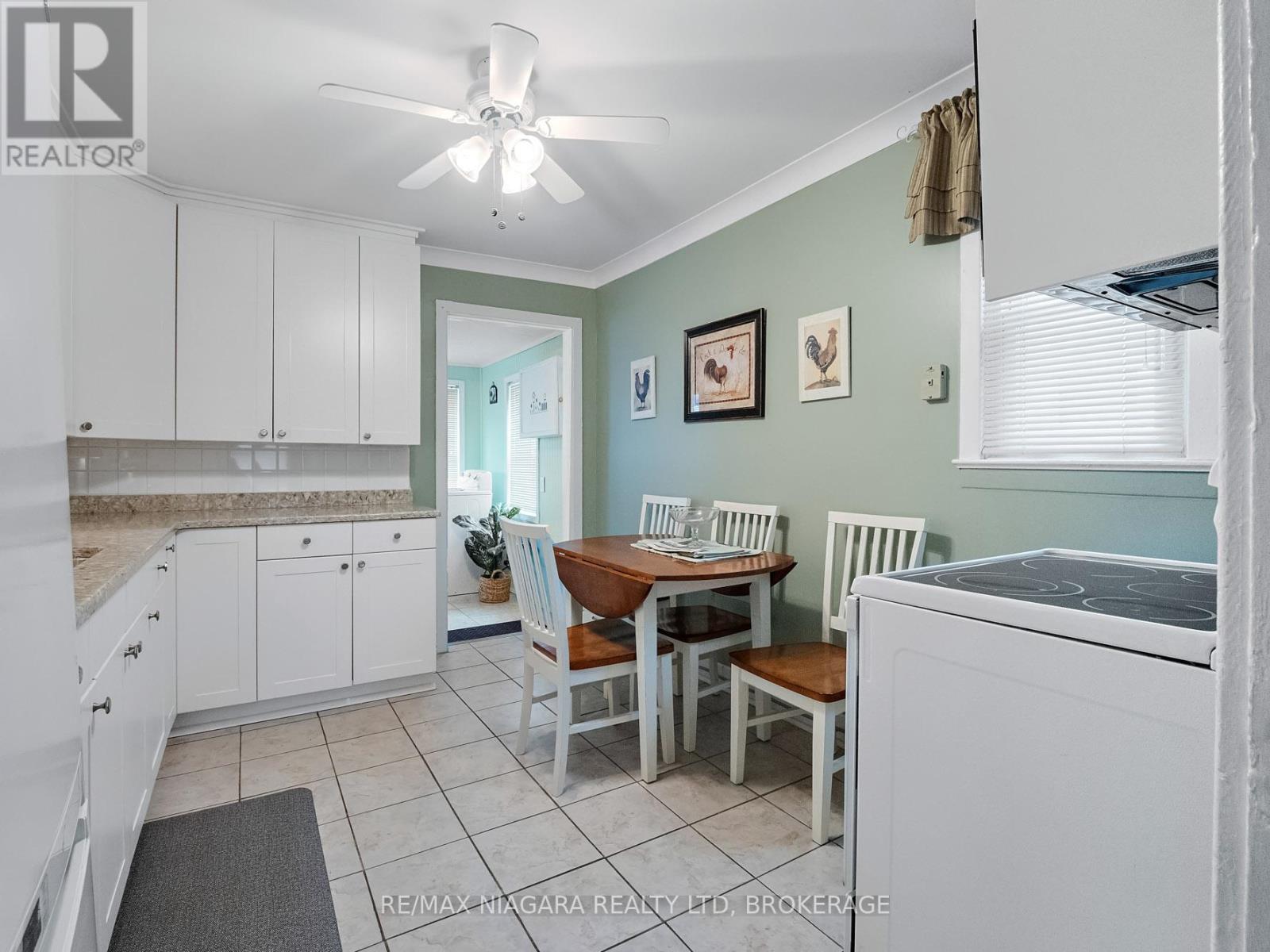 207 Gilmore Road, Fort Erie (332 - Central), Ontario  L2A 2M2 - Photo 13 - X12067033