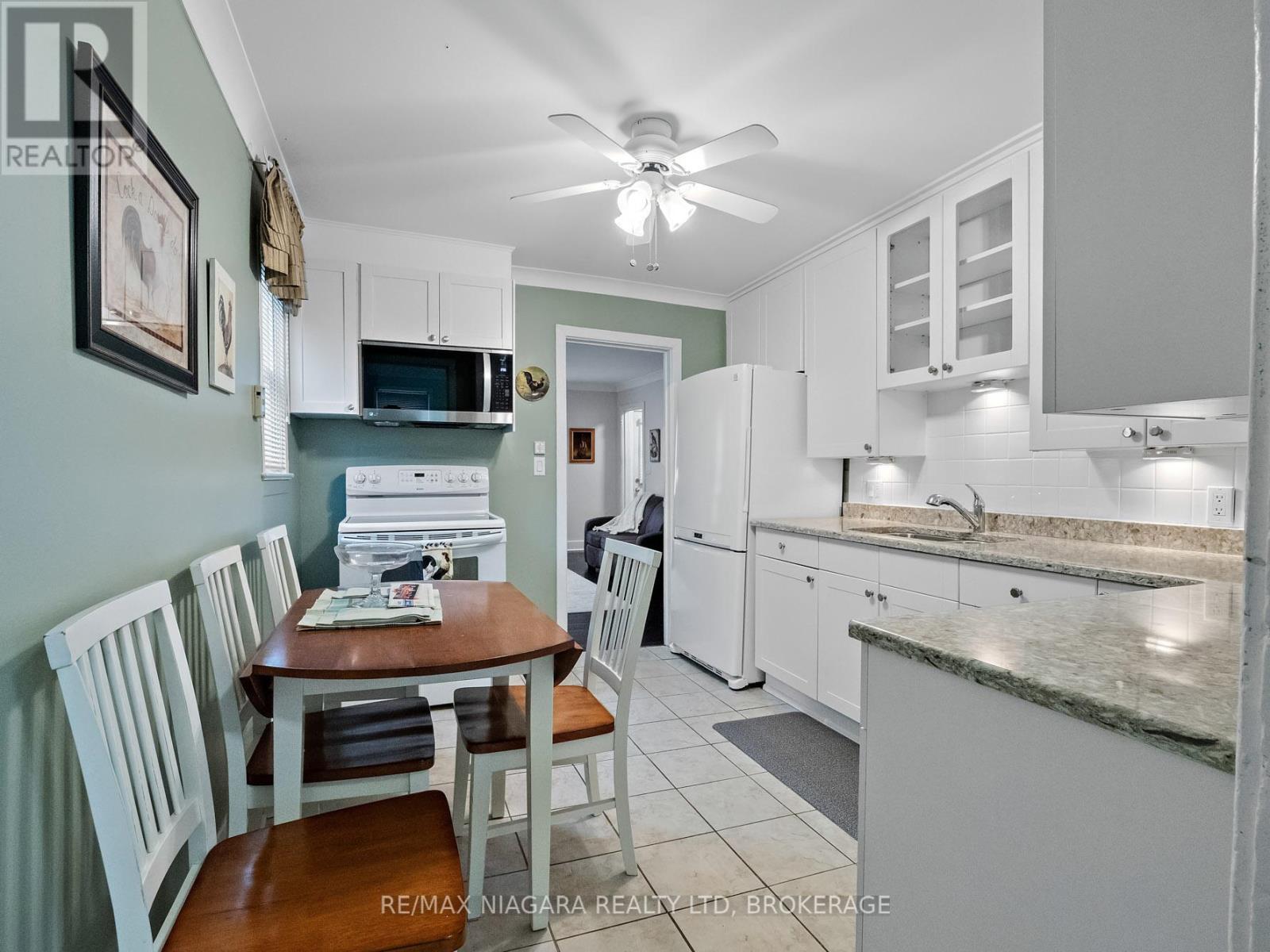 207 Gilmore Road, Fort Erie (332 - Central), Ontario  L2A 2M2 - Photo 15 - X12067033