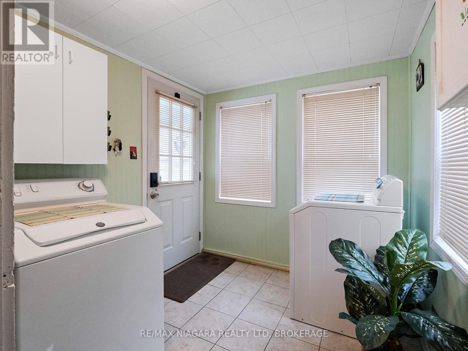 207 Gilmore Road, Fort Erie (332 - Central), Ontario  L2A 2M2 - Photo 17 - X12067033