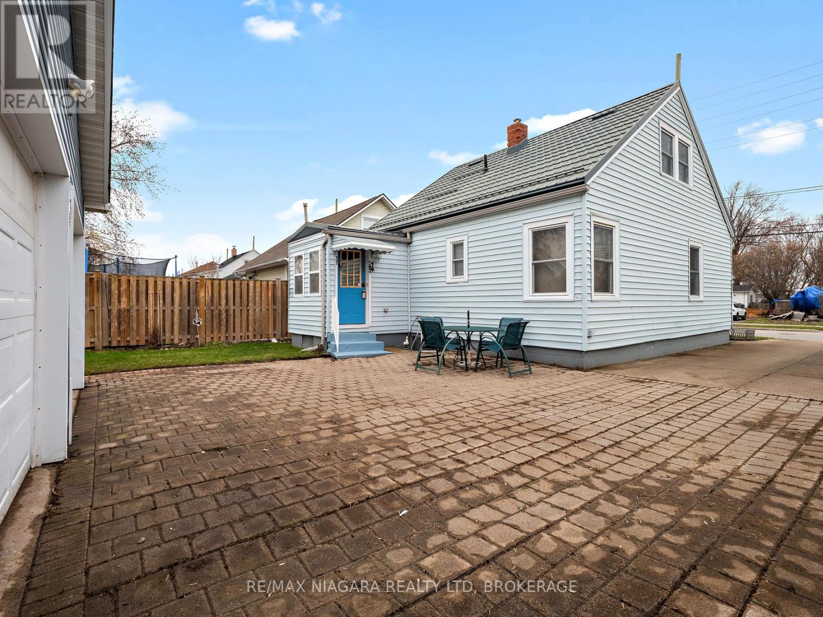 207 Gilmore Road, Fort Erie (332 - Central), Ontario  L2A 2M2 - Photo 25 - X12067033