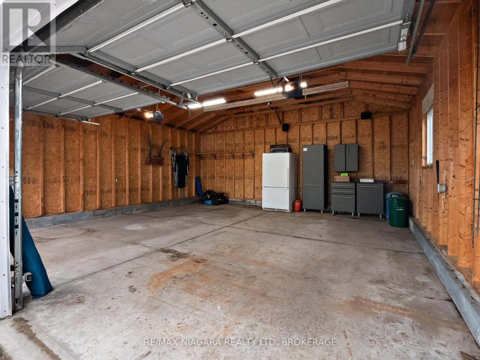 207 Gilmore Road, Fort Erie (332 - Central), Ontario  L2A 2M2 - Photo 30 - X12067033