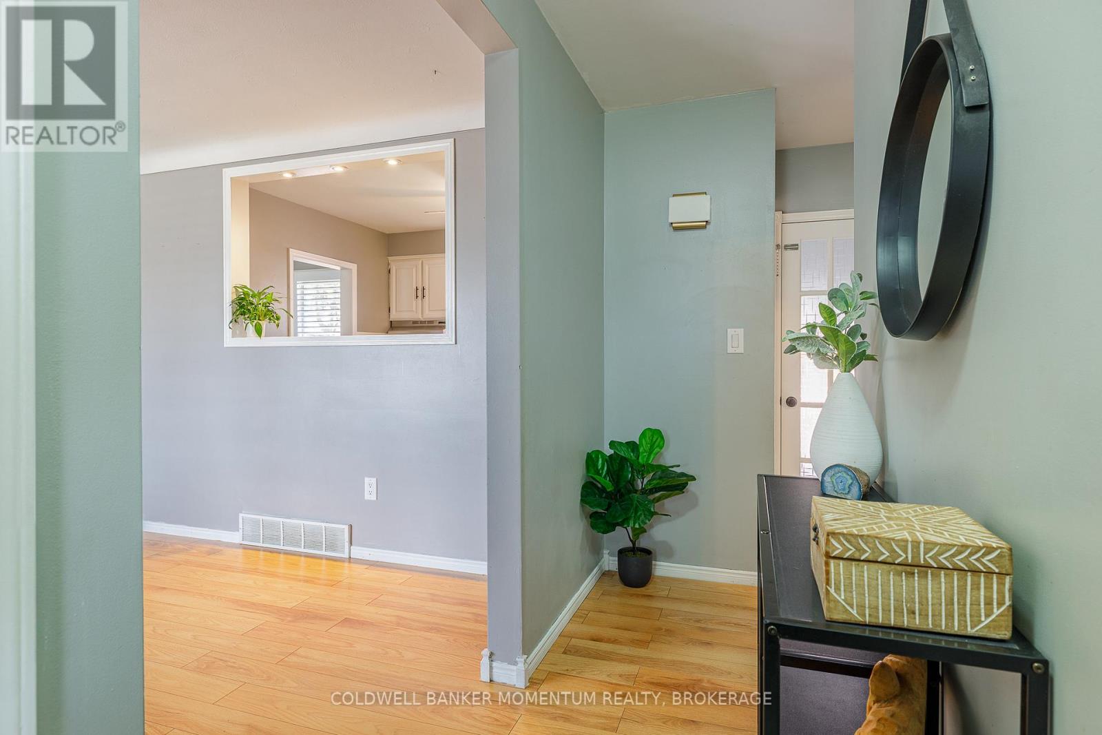 9 Bessborough Drive, St. Catharines (Bunting/linwell), Ontario  L2M 3G3 - Photo 5 - X12073785