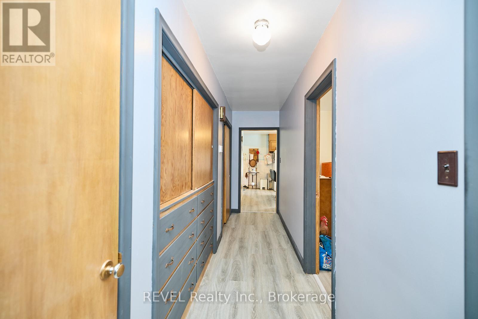 1317 Pelham Street, Pelham (662 - Fonthill), Ontario  L0S 1E0 - Photo 19 - X12074045