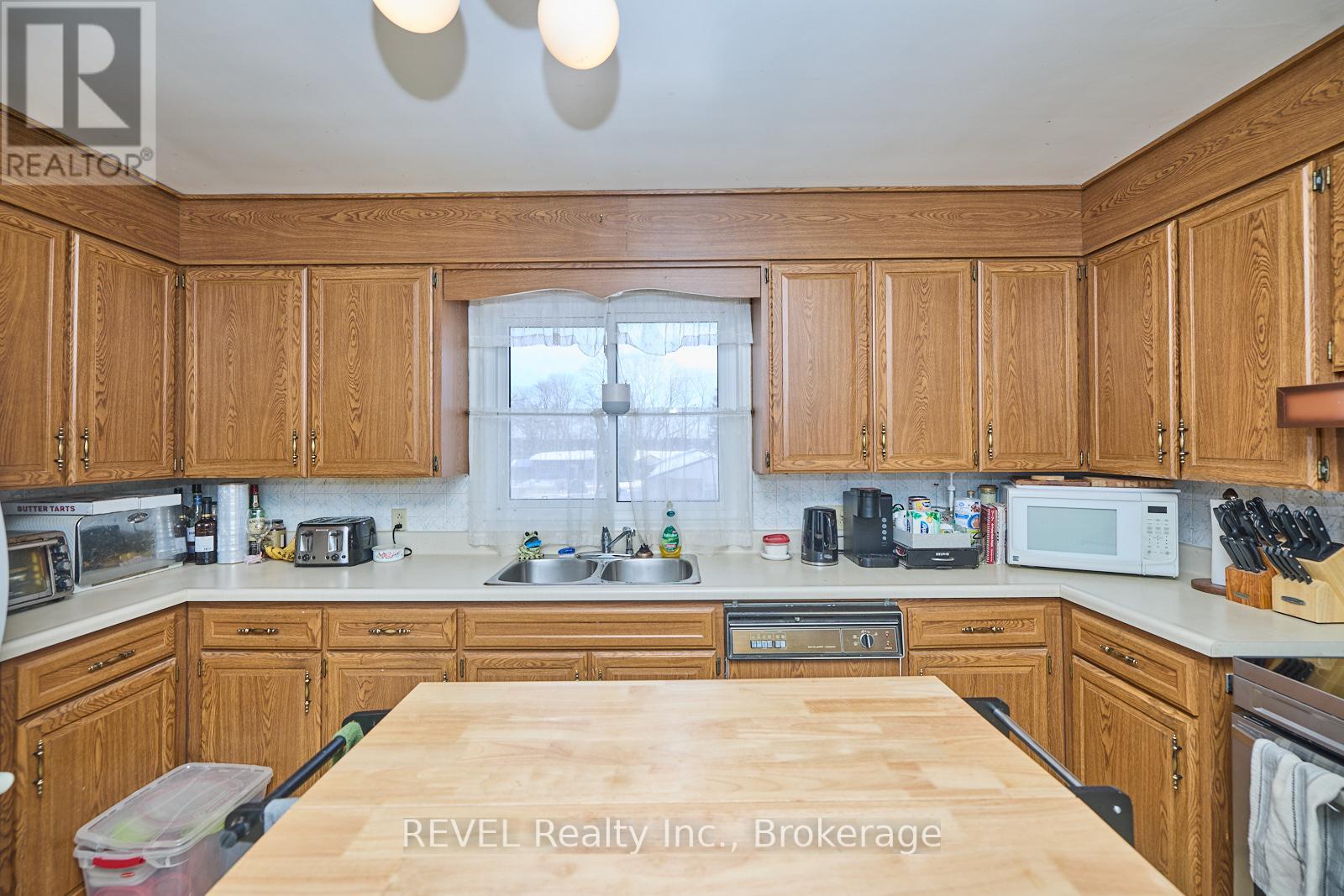 1317 Pelham Street, Pelham (662 - Fonthill), Ontario  L0S 1E0 - Photo 20 - X12074045