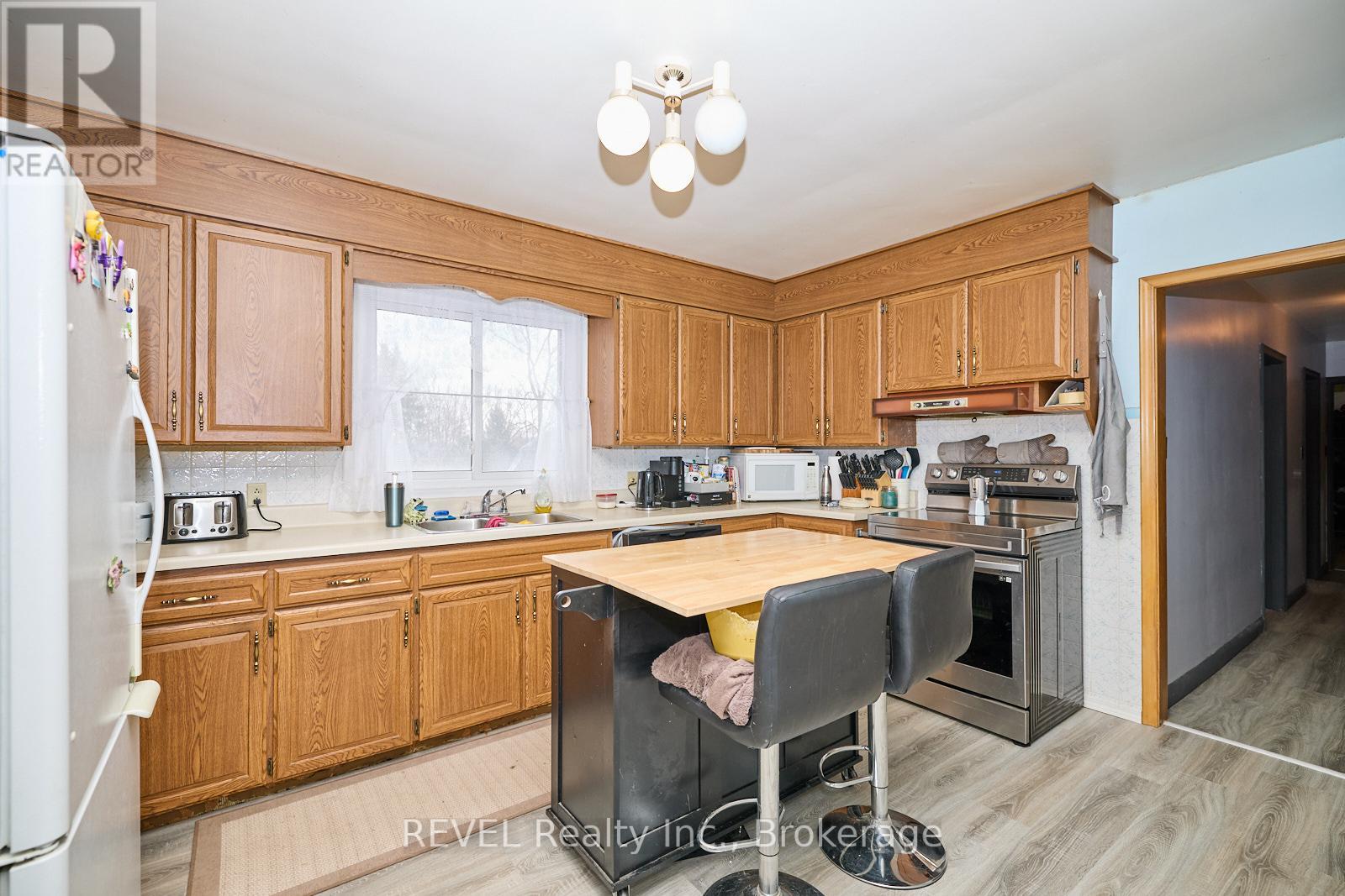 1317 Pelham Street, Pelham (662 - Fonthill), Ontario  L0S 1E0 - Photo 21 - X12074045