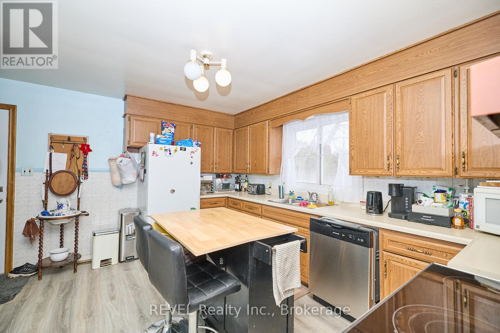 1317 Pelham Street, Pelham (662 - Fonthill), Ontario  L0S 1E0 - Photo 22 - X12074045