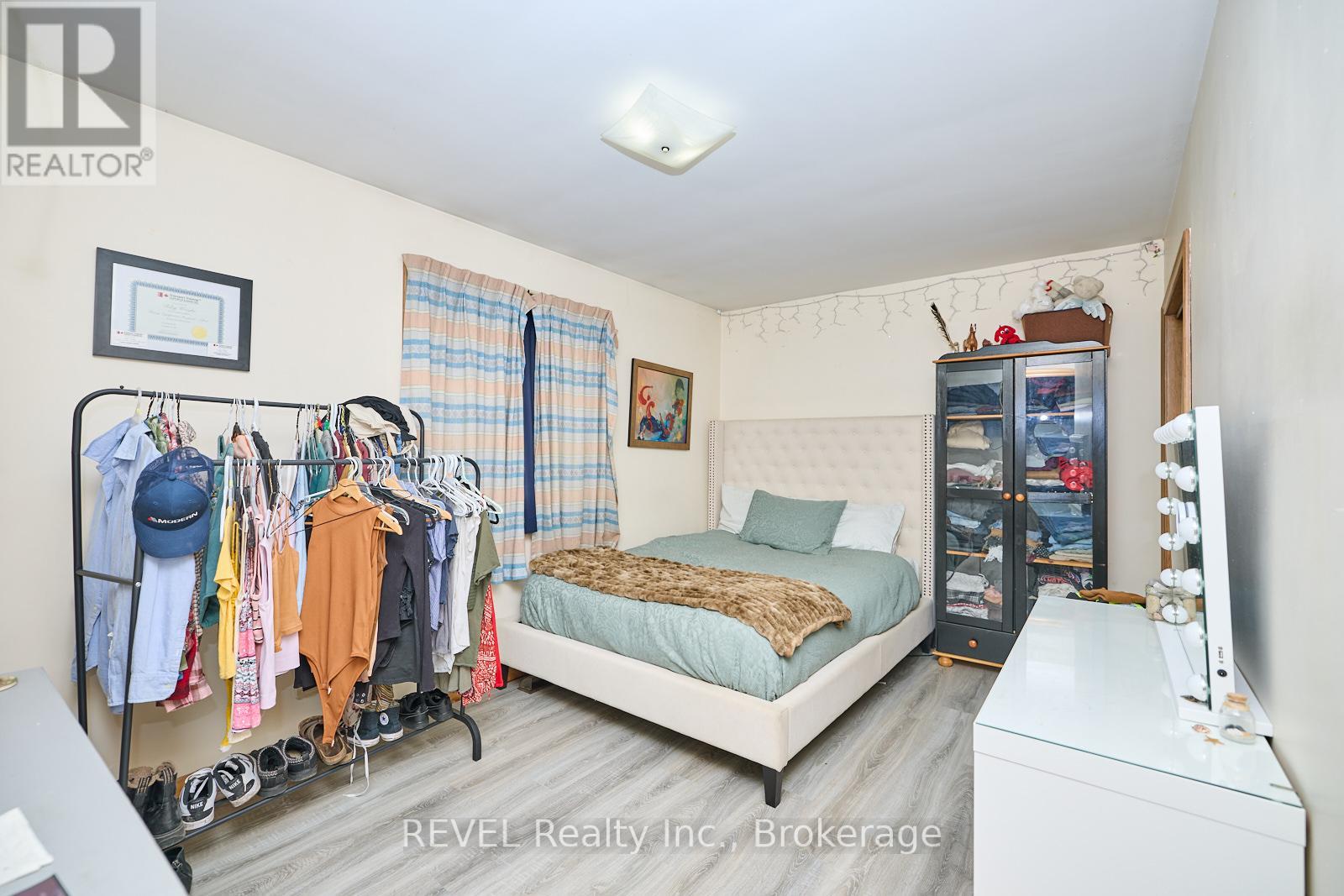 1317 Pelham Street, Pelham (662 - Fonthill), Ontario  L0S 1E0 - Photo 26 - X12074045