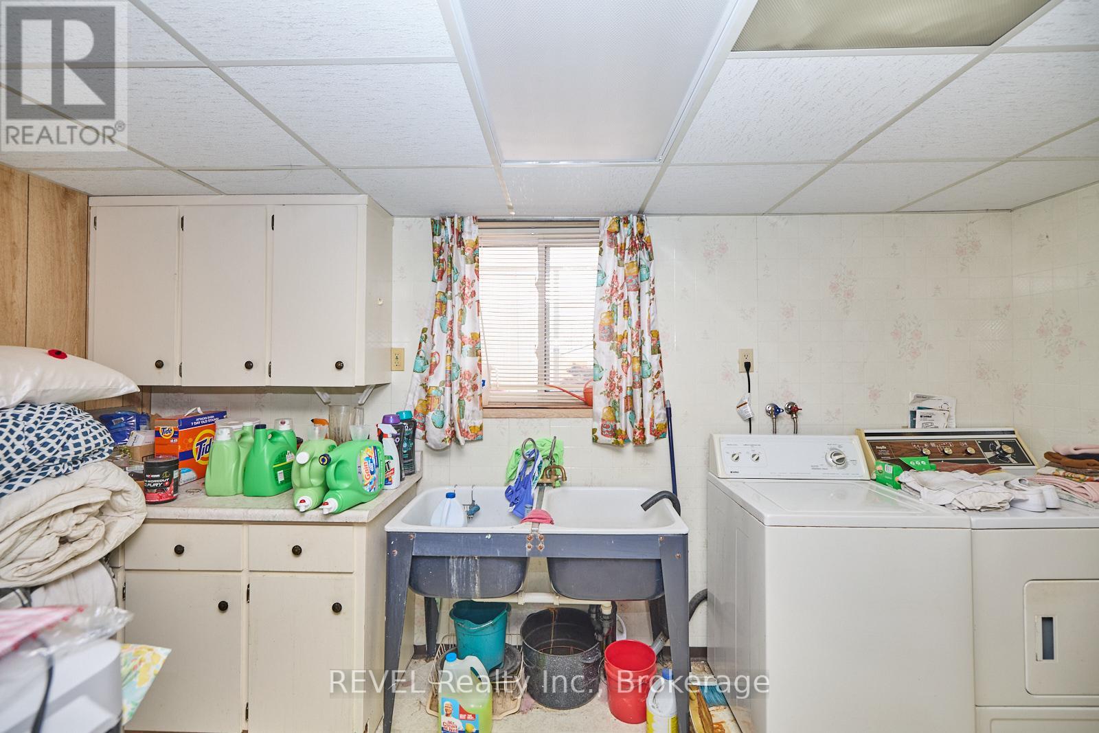 1317 Pelham Street, Pelham (662 - Fonthill), Ontario  L0S 1E0 - Photo 34 - X12074045