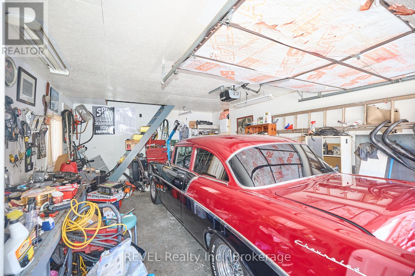 1317 Pelham Street, Pelham (662 - Fonthill), Ontario  L0S 1E0 - Photo 36 - X12074045