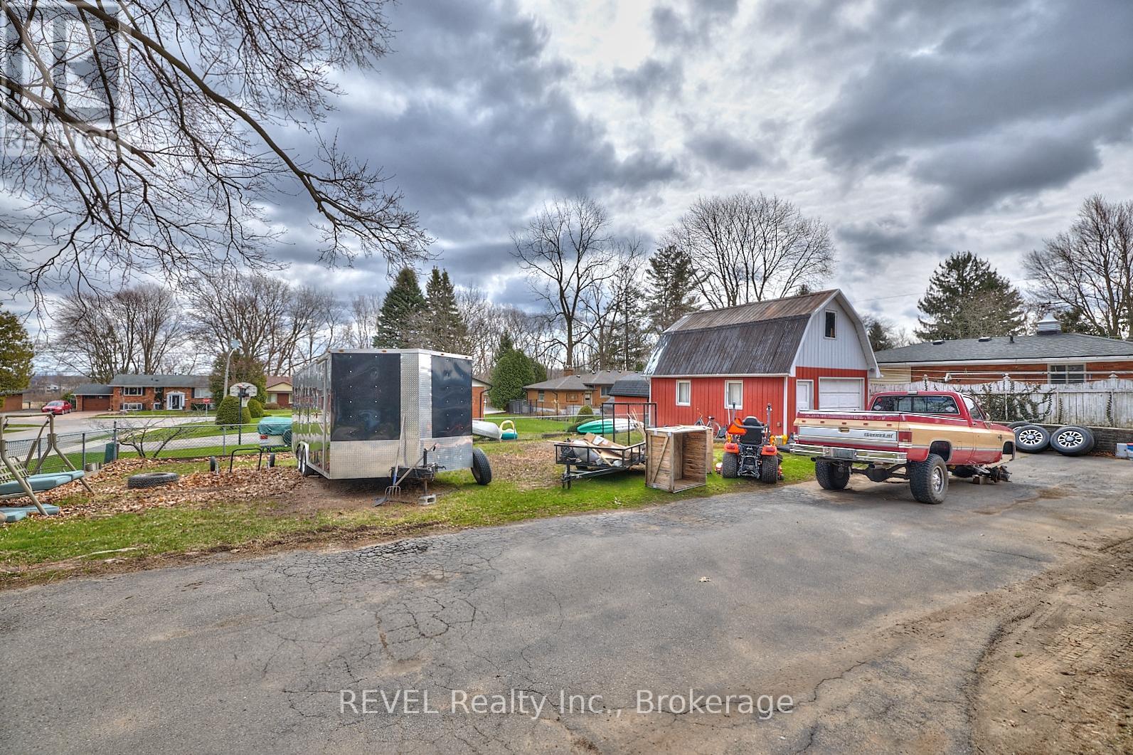 1317 Pelham Street, Pelham (662 - Fonthill), Ontario  L0S 1E0 - Photo 37 - X12074045
