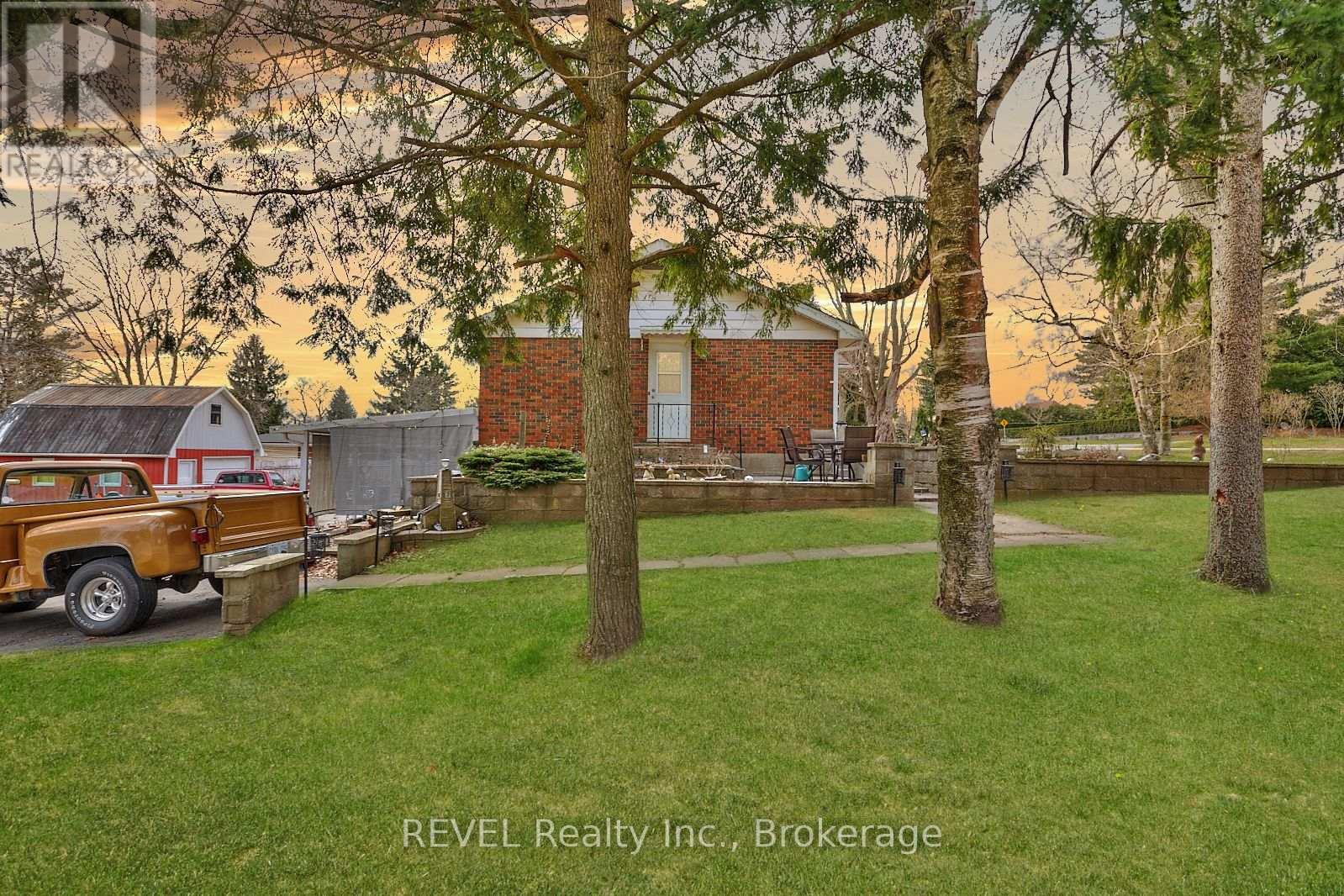 1317 Pelham Street, Pelham (662 - Fonthill), Ontario  L0S 1E0 - Photo 6 - X12074045