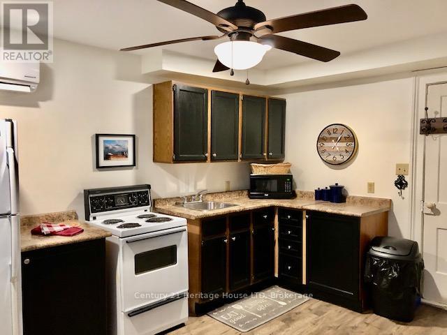 62 West Street, Port Colborne (878 - Sugarloaf), Ontario  L3K 4C8 - Photo 19 - X12074316