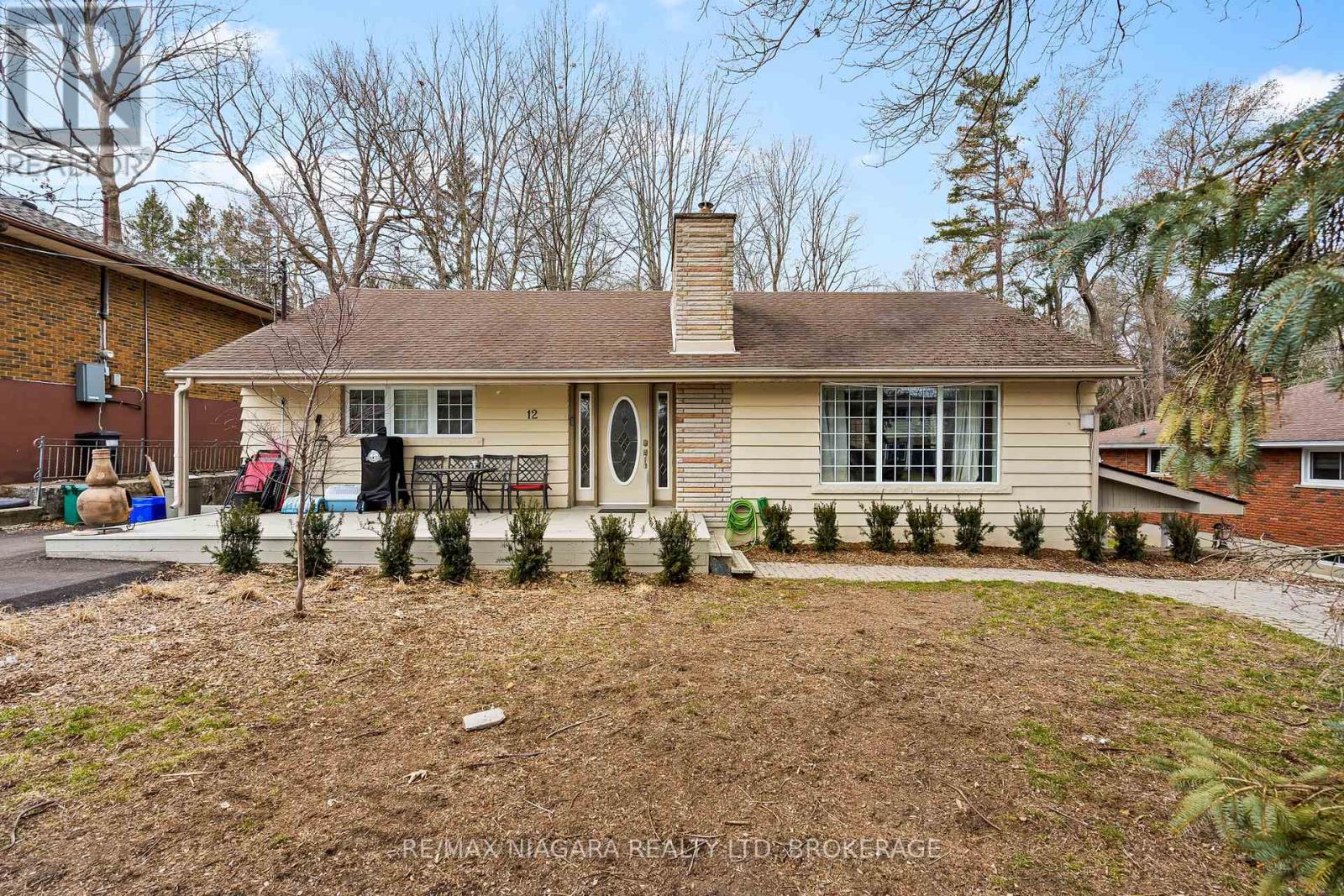 12 CEDAR STREET, port colborne (878 - sugarloaf), Ontario