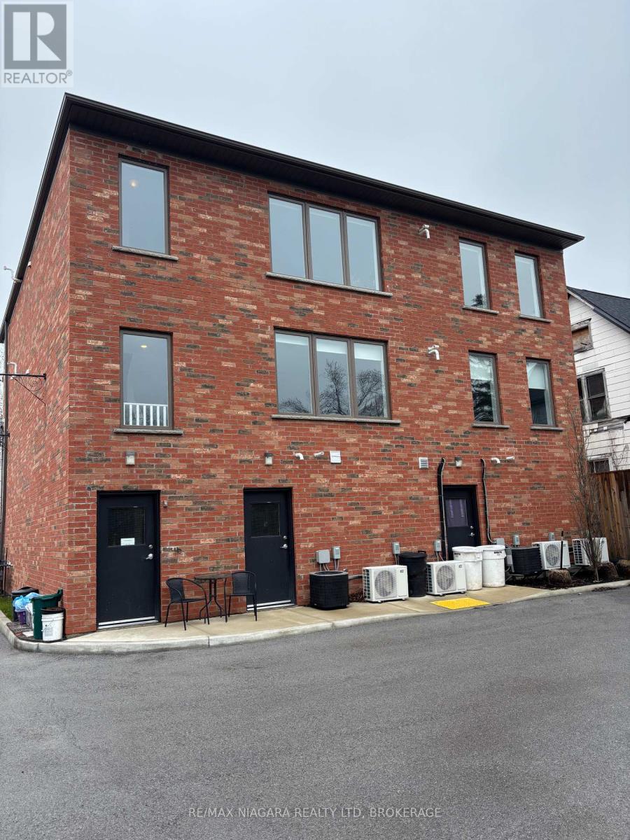 4 - 2622 Stevensville Road W, Fort Erie (328 - Stevensville), Ontario  L0S 1S0 - Photo 2 - X12077730