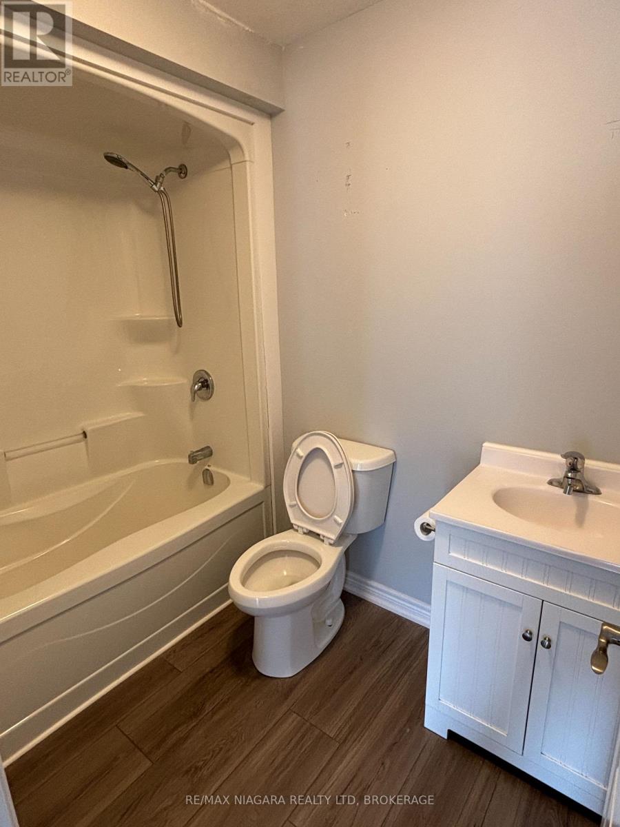 4 - 2622 Stevensville Road W, Fort Erie (328 - Stevensville), Ontario  L0S 1S0 - Photo 9 - X12077730