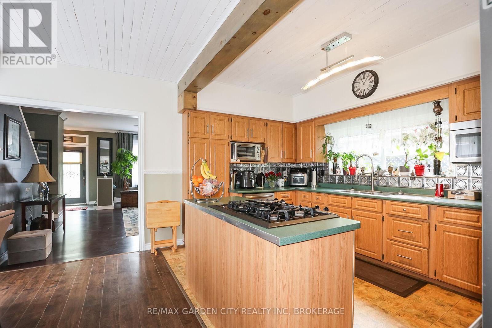 543 King Street, Welland (773 - Lincoln/crowland), Ontario  L3B 3K9 - Photo 10 - X12077900