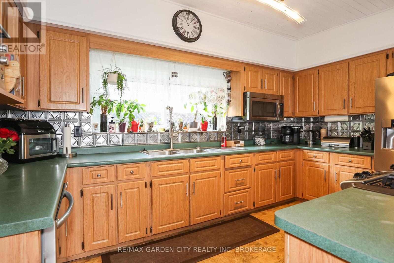 543 King Street, Welland (773 - Lincoln/crowland), Ontario  L3B 3K9 - Photo 12 - X12077900