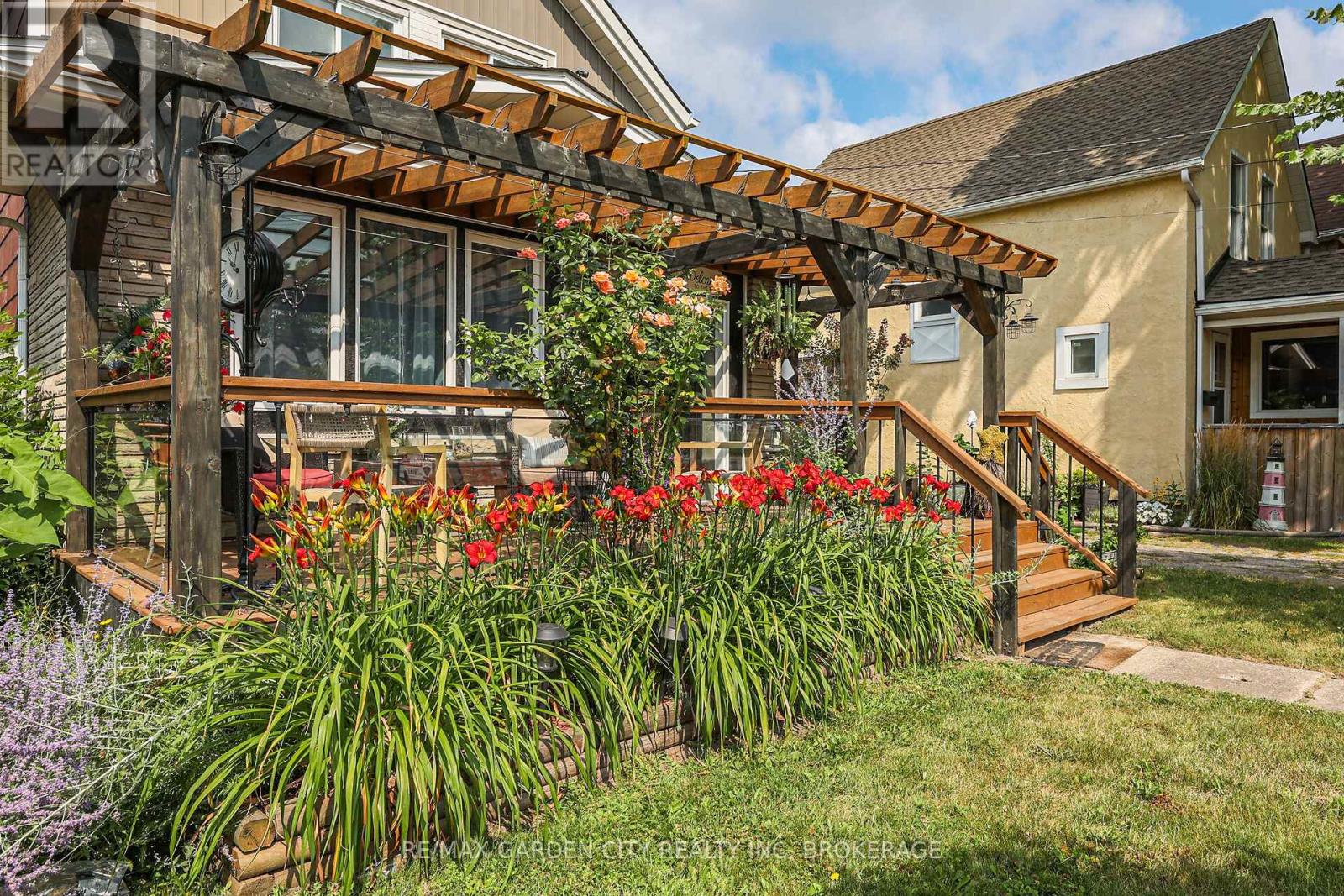 543 King Street, Welland (773 - Lincoln/crowland), Ontario  L3B 3K9 - Photo 3 - X12077900