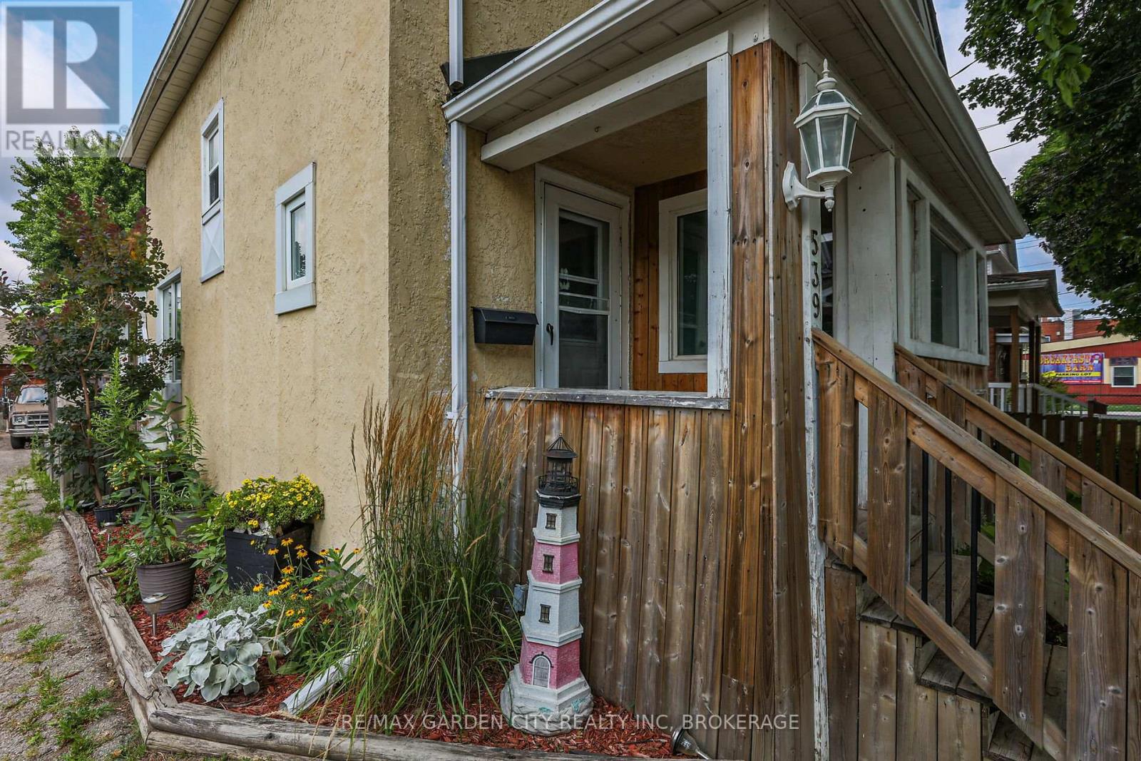 539 King Street, Welland (773 - Lincoln/crowland), Ontario  L3B 3K9 - Photo 3 - X12077903