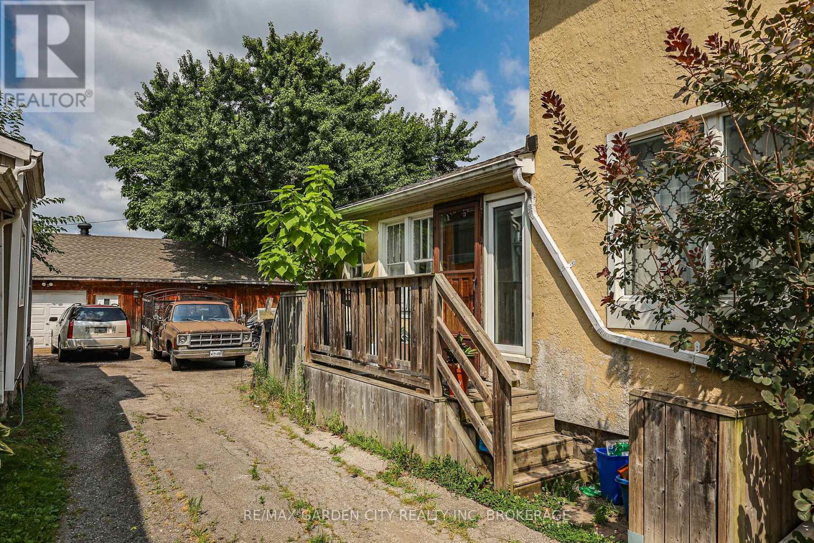 539 King Street, Welland (773 - Lincoln/crowland), Ontario  L3B 3K9 - Photo 4 - X12077903