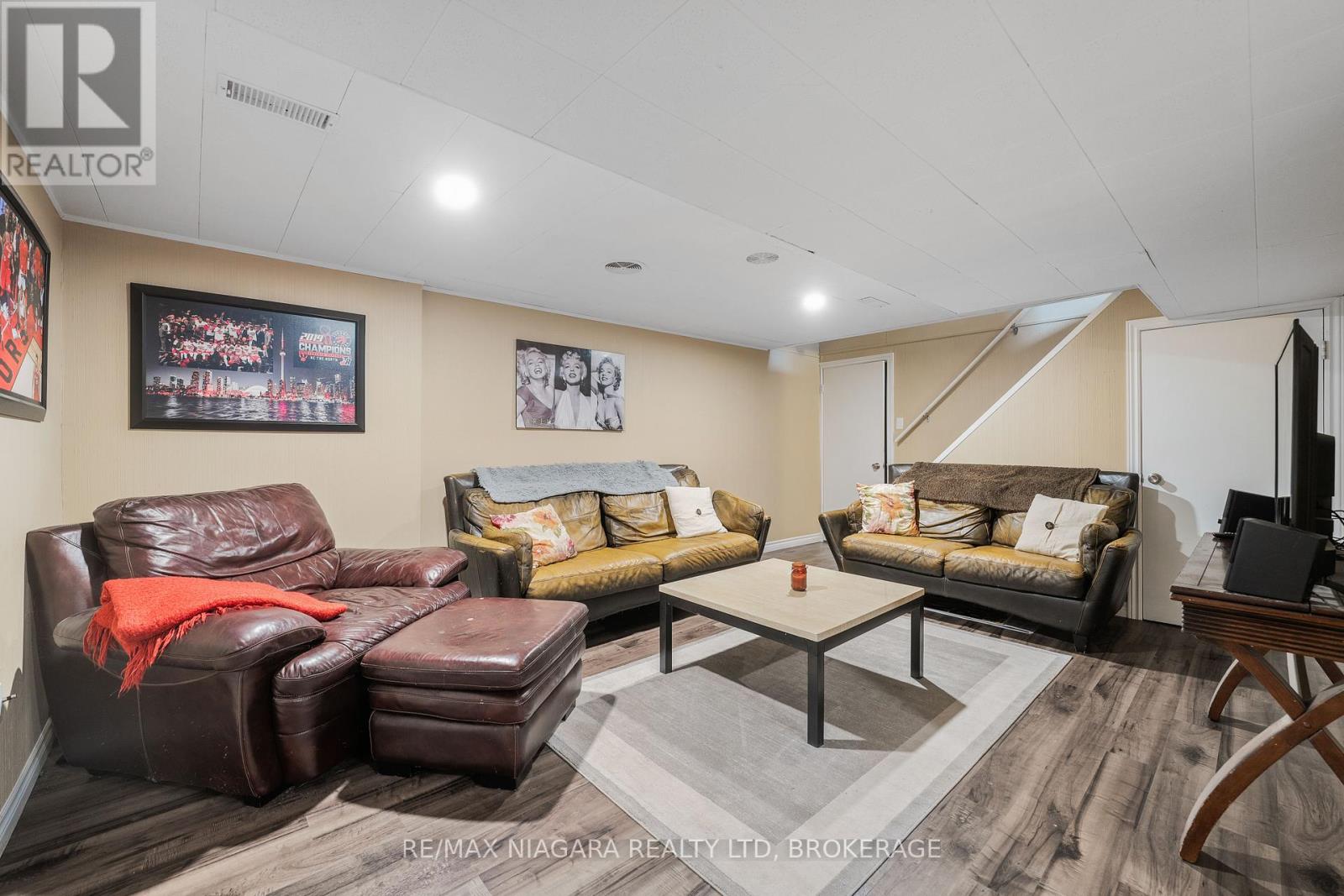 10 Shepherds Circle, St. Catharines (461 - Glendale/glenridge), Ontario  L2T 2C9 - Photo 21 - X12077952