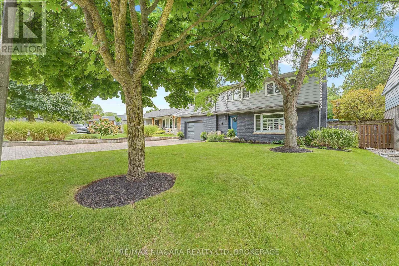 10 Shepherds Circle, St. Catharines (461 - Glendale/glenridge), Ontario  L2T 2C9 - Photo 3 - X12077952