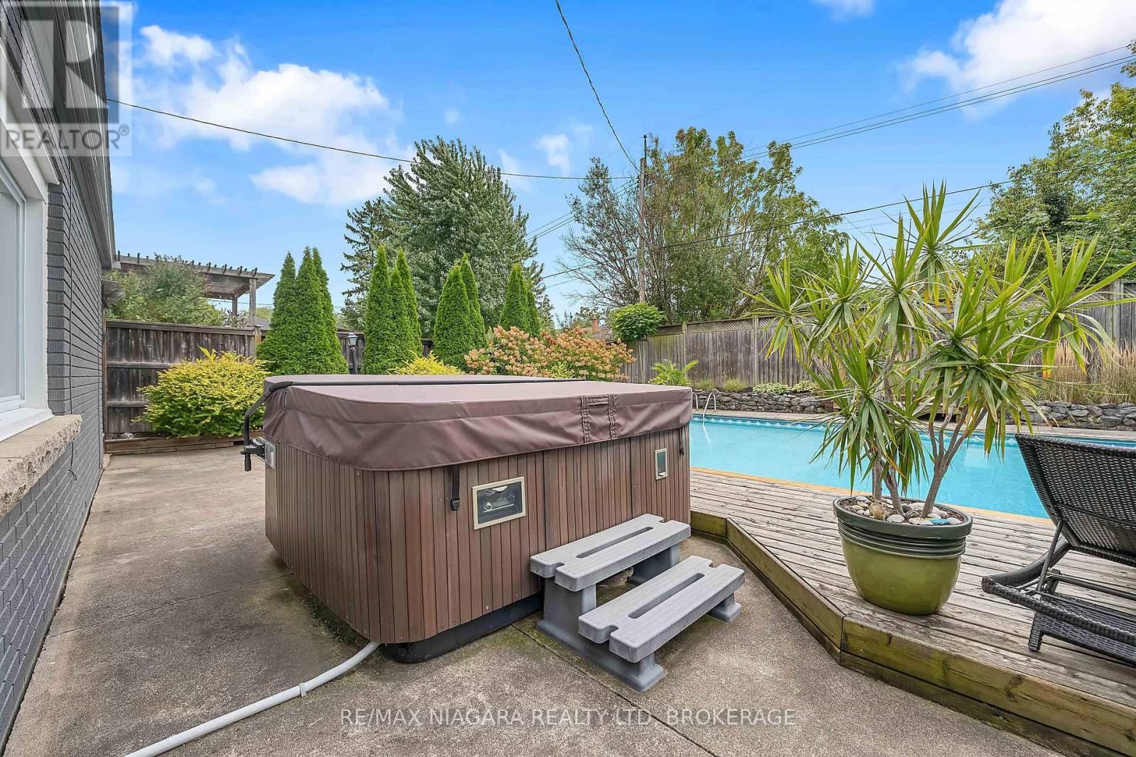 10 Shepherds Circle, St. Catharines (461 - Glendale/glenridge), Ontario  L2T 2C9 - Photo 43 - X12077952