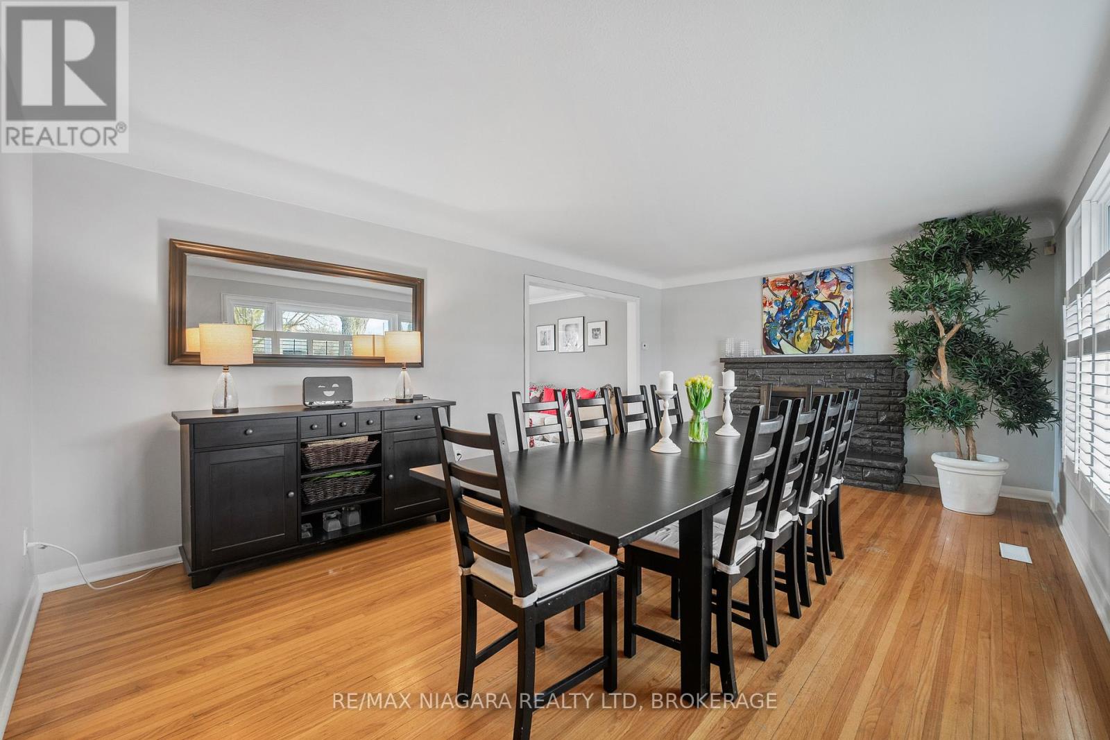 10 Shepherds Circle, St. Catharines (461 - Glendale/glenridge), Ontario  L2T 2C9 - Photo 6 - X12077952