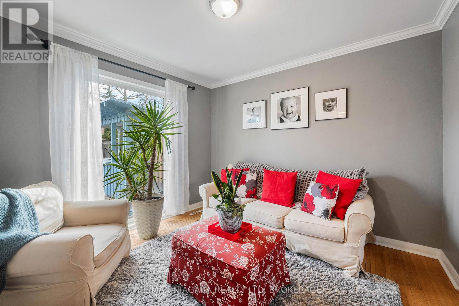10 Shepherds Circle, St. Catharines (461 - Glendale/glenridge), Ontario  L2T 2C9 - Photo 8 - X12077952