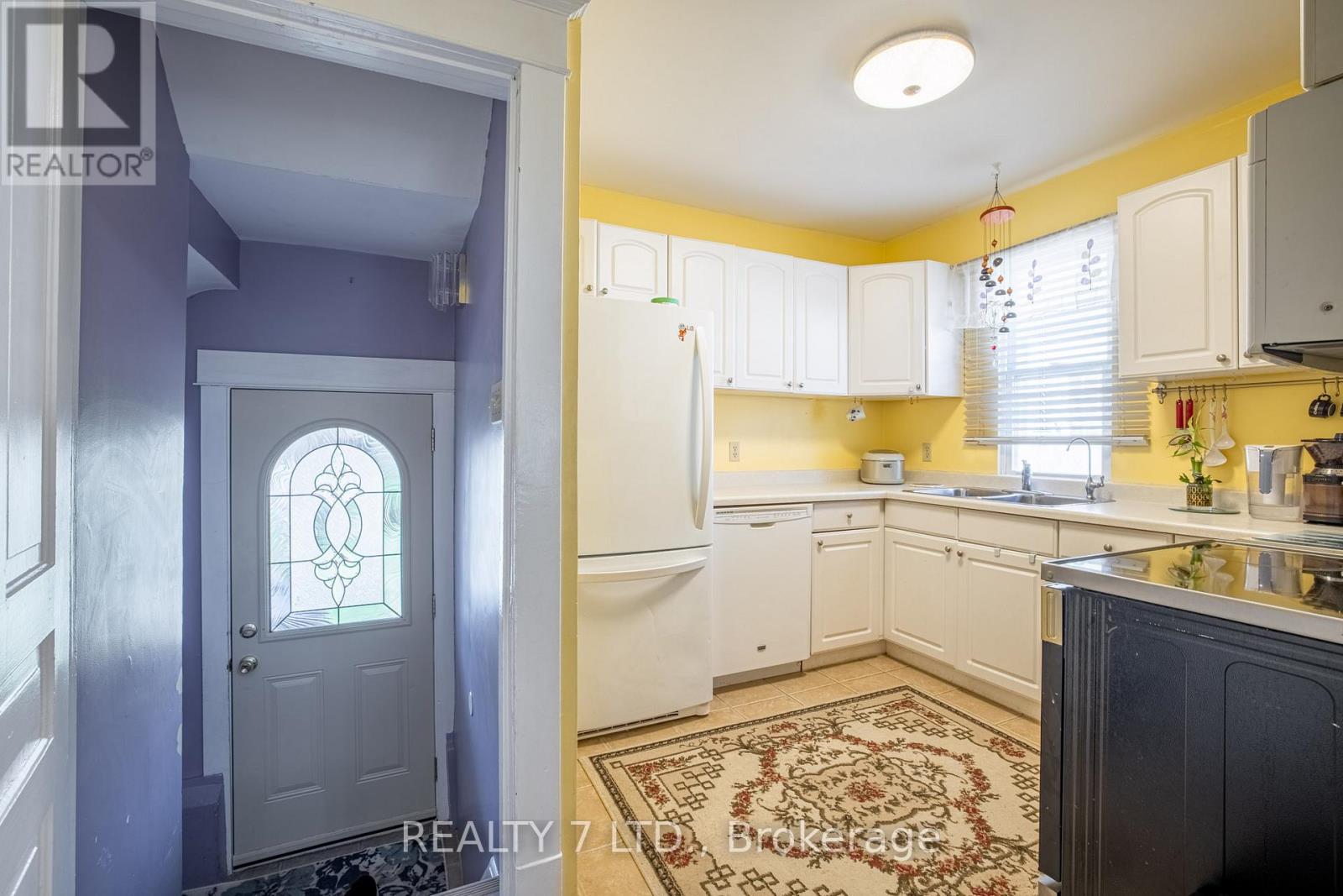 5917 Symmes Street, Niagara Falls (Dorchester), Ontario  L2G 2G4 - Photo 11 - X12081143