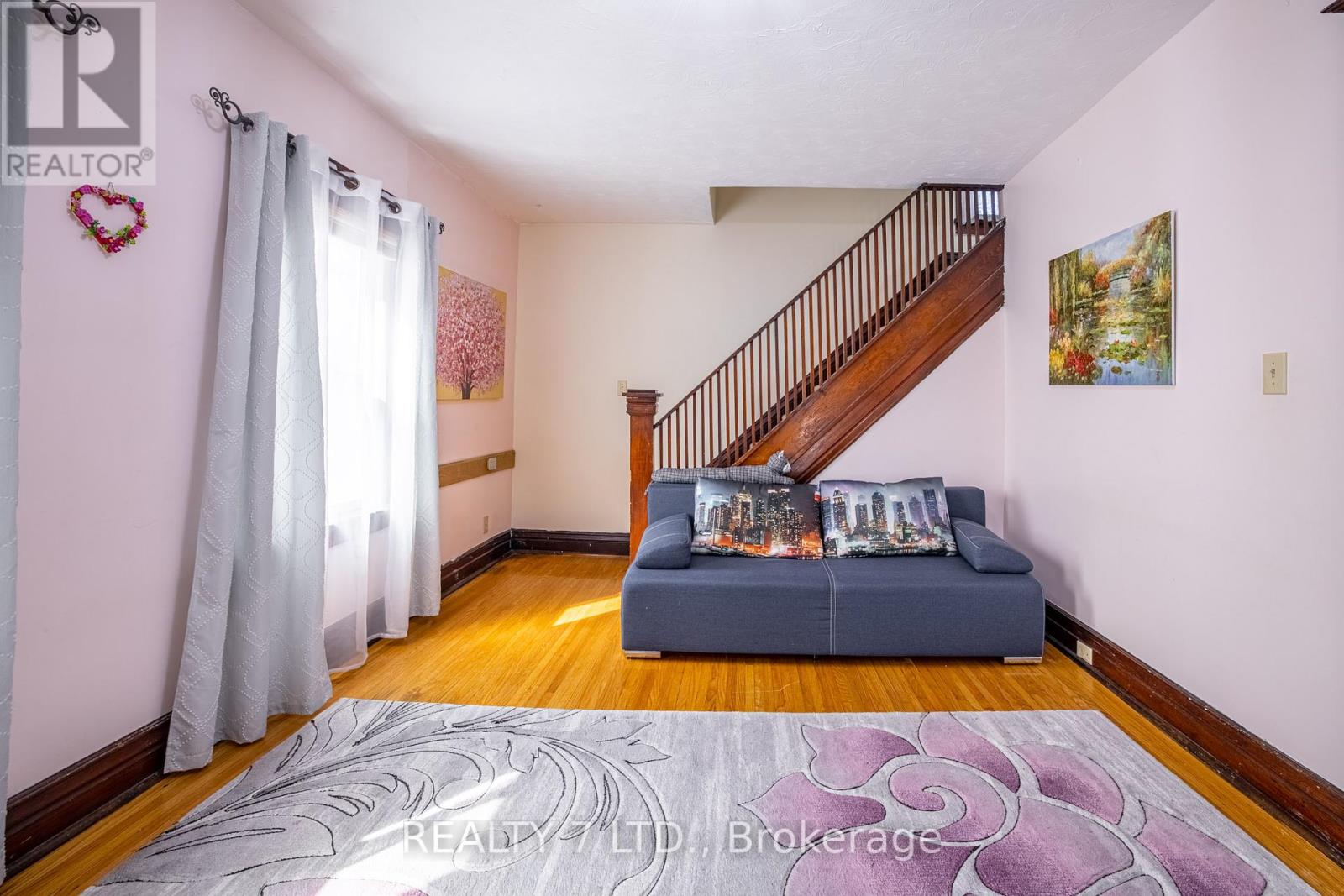 5917 Symmes Street, Niagara Falls (Dorchester), Ontario  L2G 2G4 - Photo 13 - X12081143
