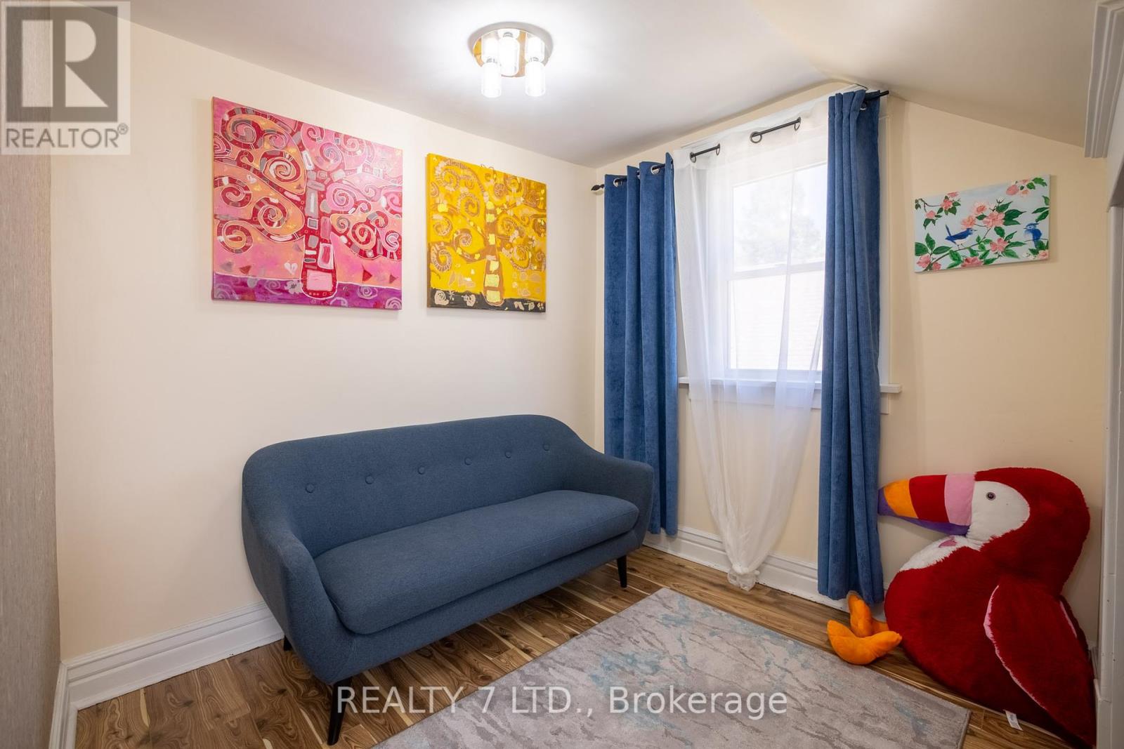 5917 Symmes Street, Niagara Falls (Dorchester), Ontario  L2G 2G4 - Photo 17 - X12081143