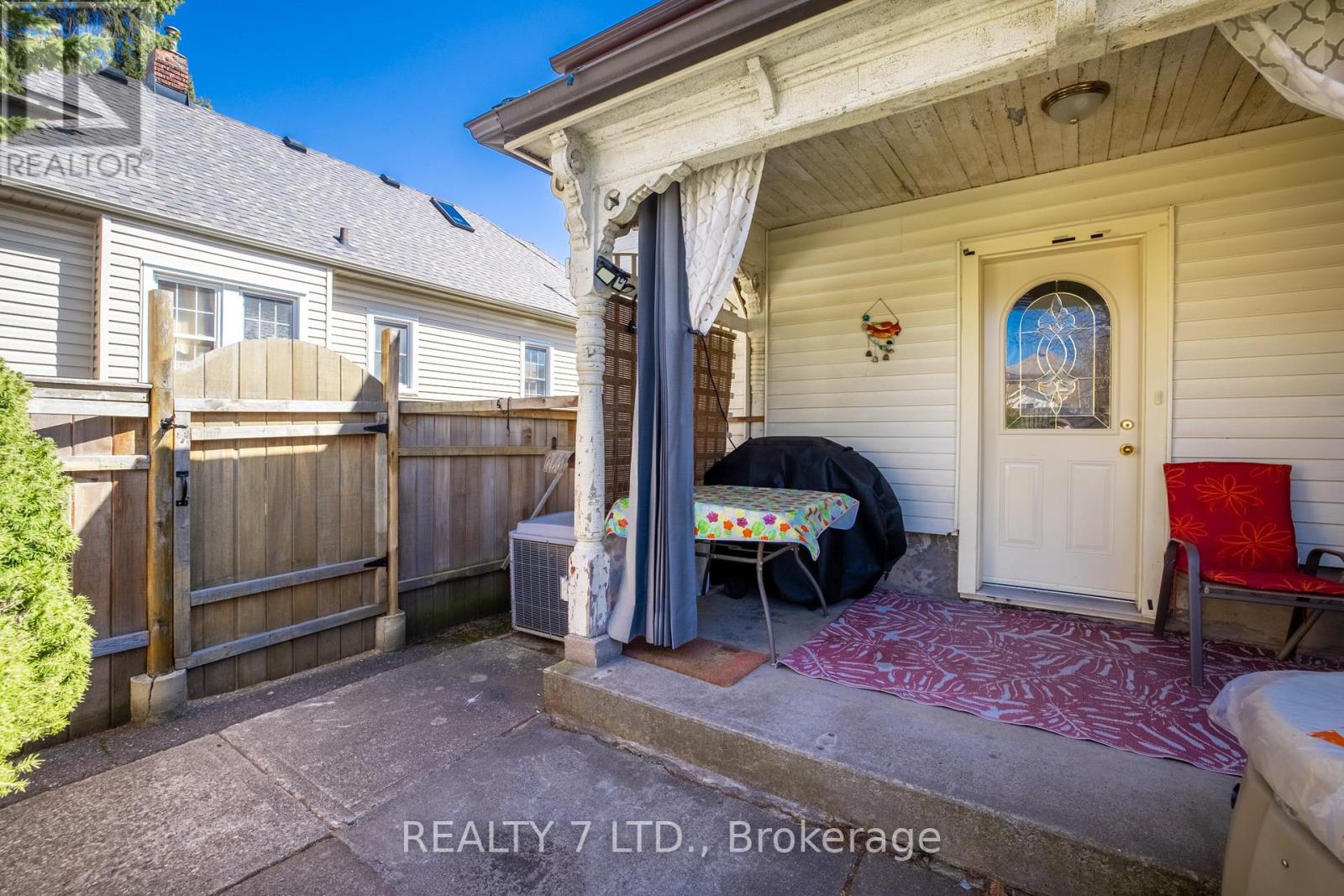 5917 Symmes Street, Niagara Falls (Dorchester), Ontario  L2G 2G4 - Photo 25 - X12081143