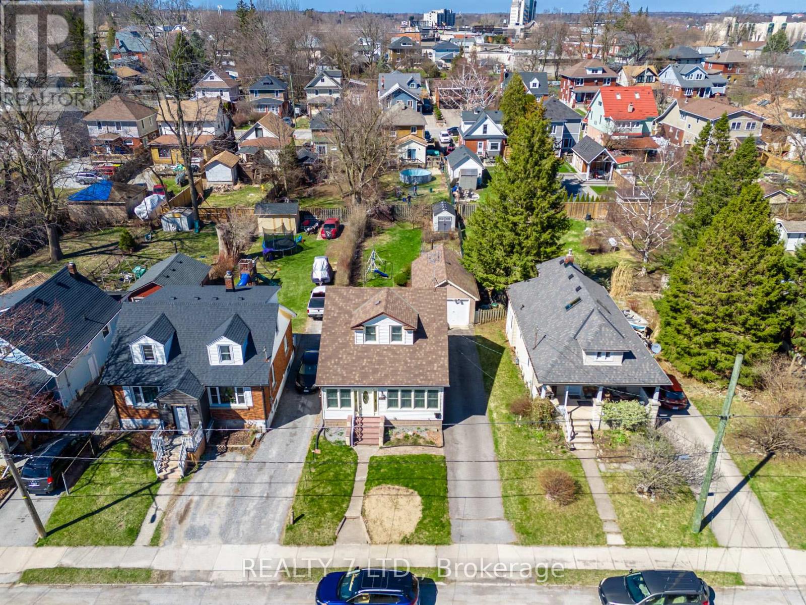 5917 Symmes Street, Niagara Falls (Dorchester), Ontario  L2G 2G4 - Photo 27 - X12081143
