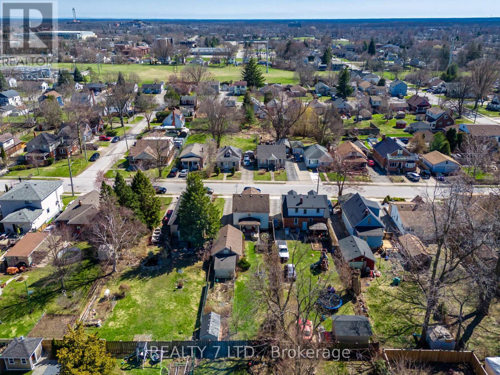 5917 Symmes Street, Niagara Falls (Dorchester), Ontario  L2G 2G4 - Photo 30 - X12081143