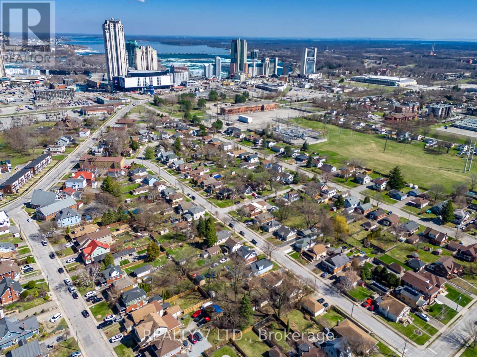 5917 Symmes Street, Niagara Falls (Dorchester), Ontario  L2G 2G4 - Photo 32 - X12081143
