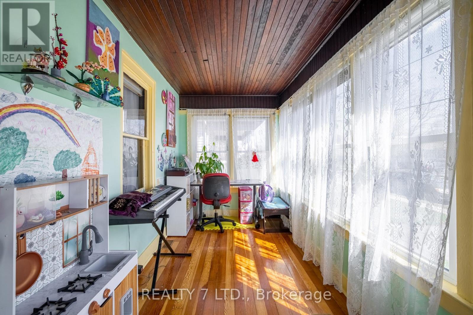 5917 Symmes Street, Niagara Falls (Dorchester), Ontario  L2G 2G4 - Photo 4 - X12081143
