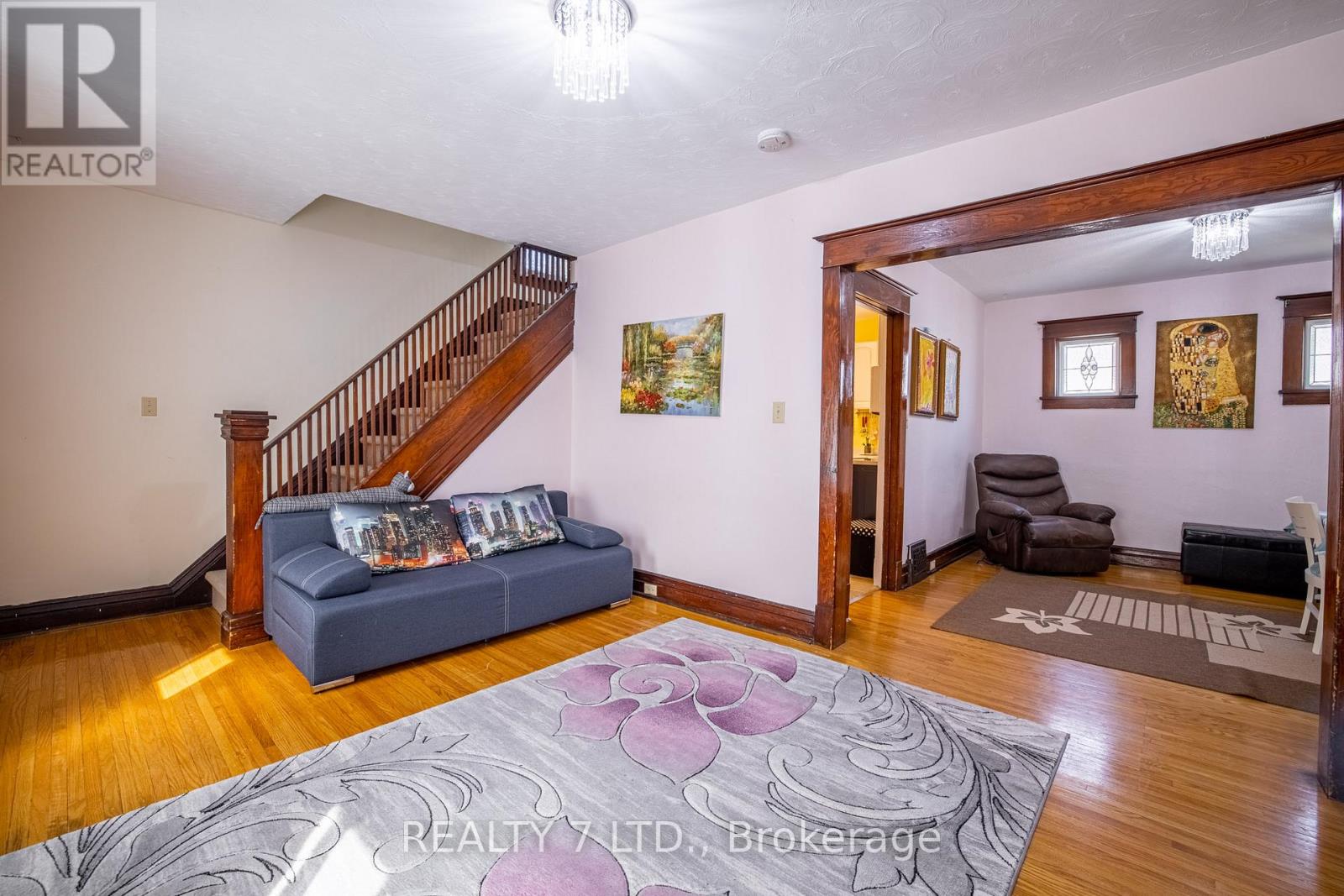 5917 Symmes Street, Niagara Falls (Dorchester), Ontario  L2G 2G4 - Photo 7 - X12081143