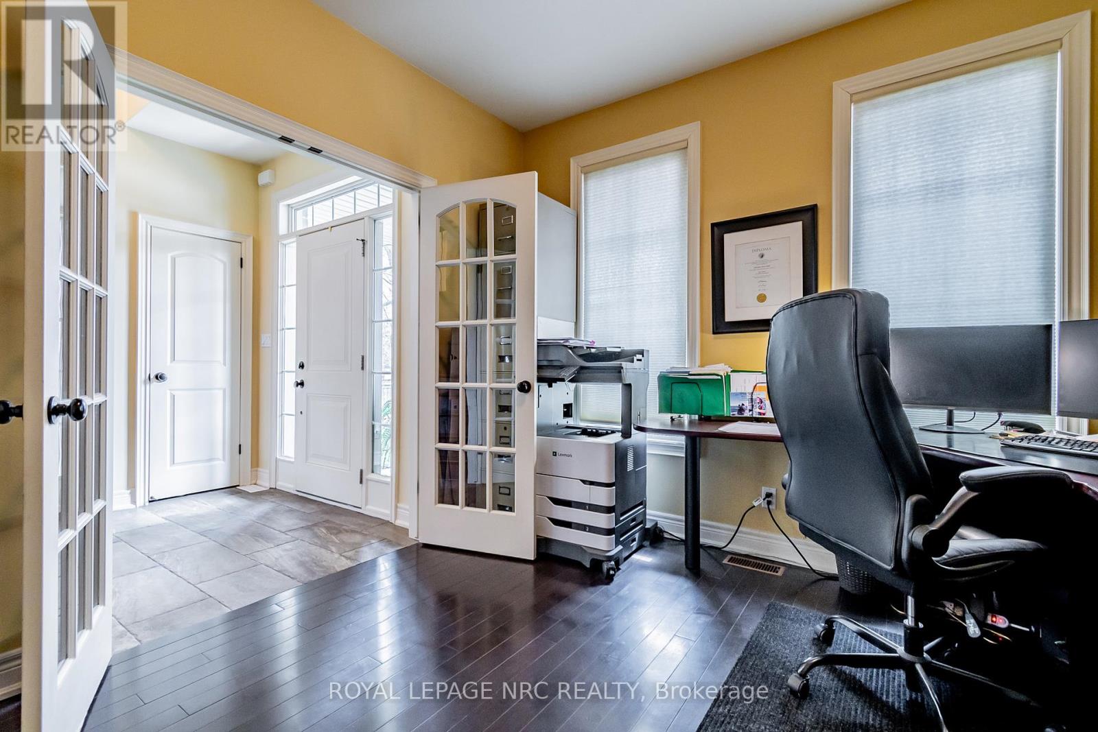5 Martha Court, Pelham (Fenwick), Ontario  L0S 1C0 - Photo 8 - X12086243