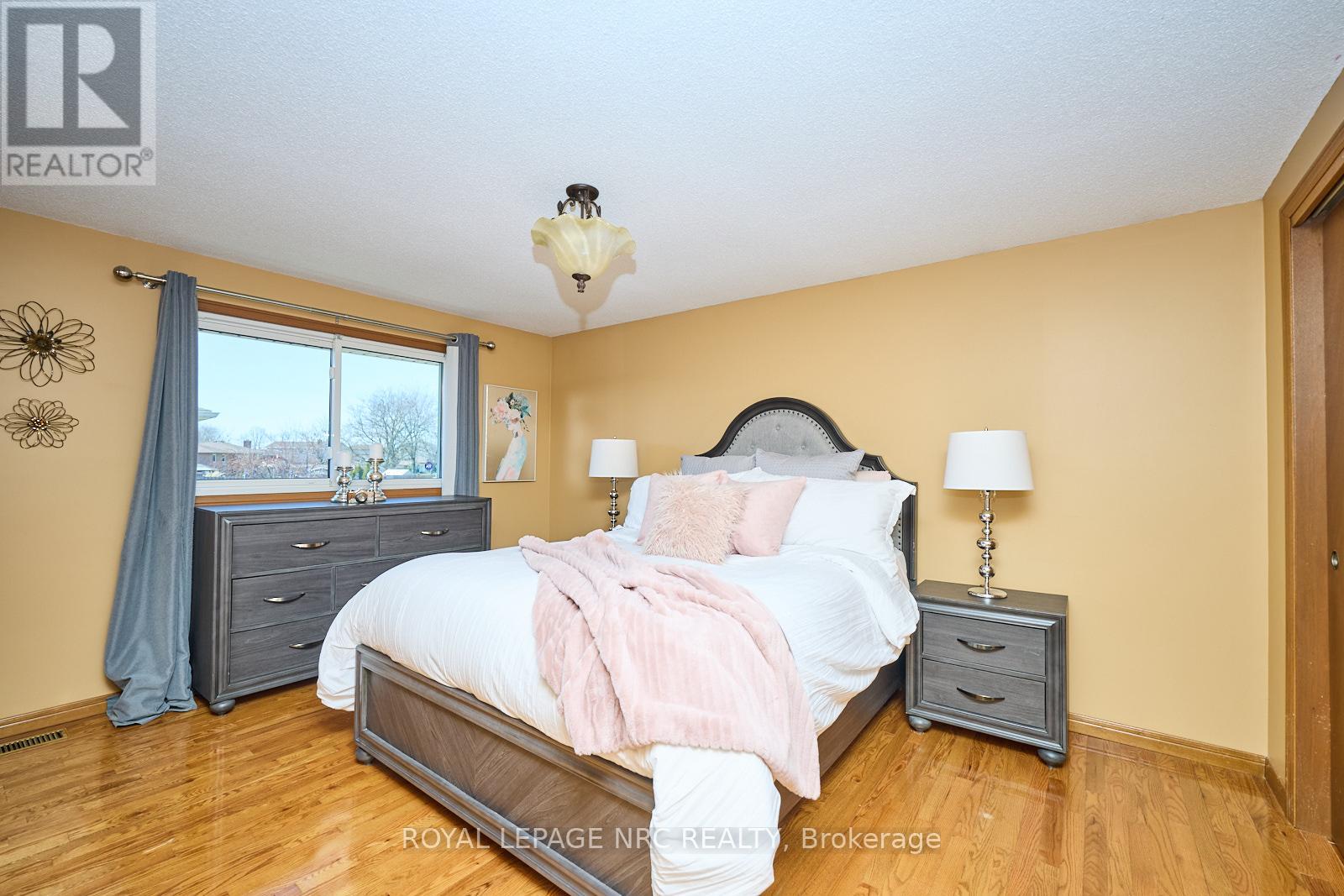 61 Mcdonagh Crescent, Thorold (Confederation Heights), Ontario  L2V 4S4 - Photo 13 - X12092351