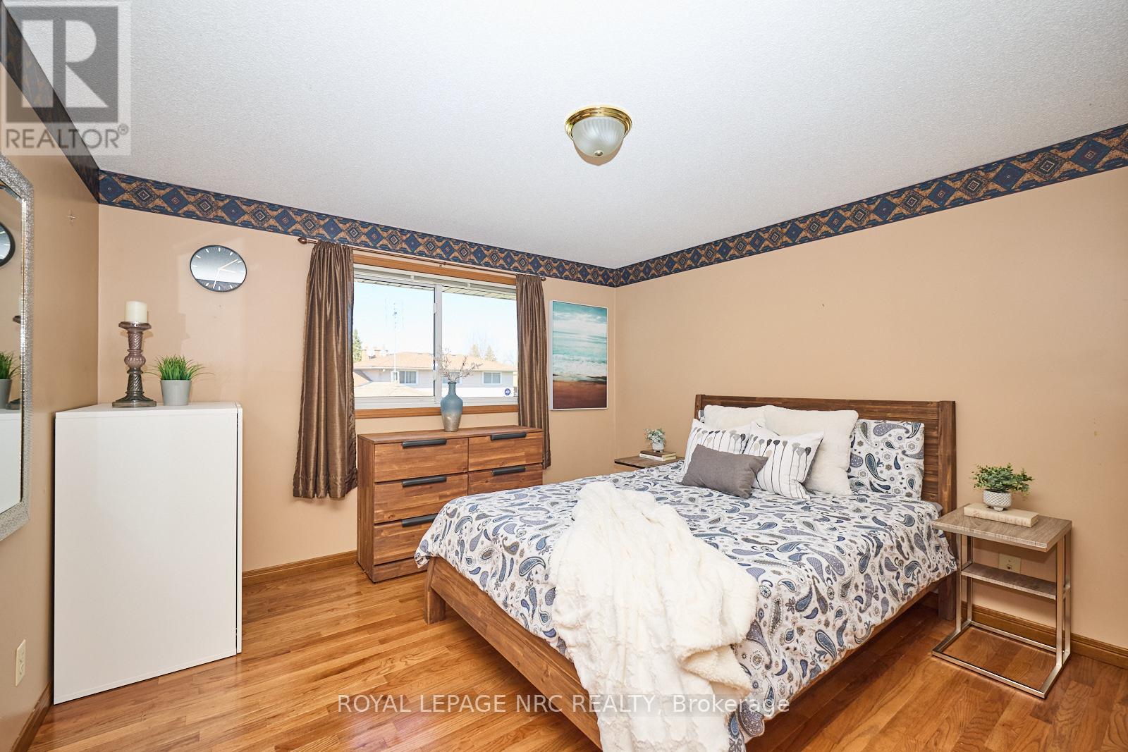 61 Mcdonagh Crescent, Thorold (Confederation Heights), Ontario  L2V 4S4 - Photo 15 - X12092351