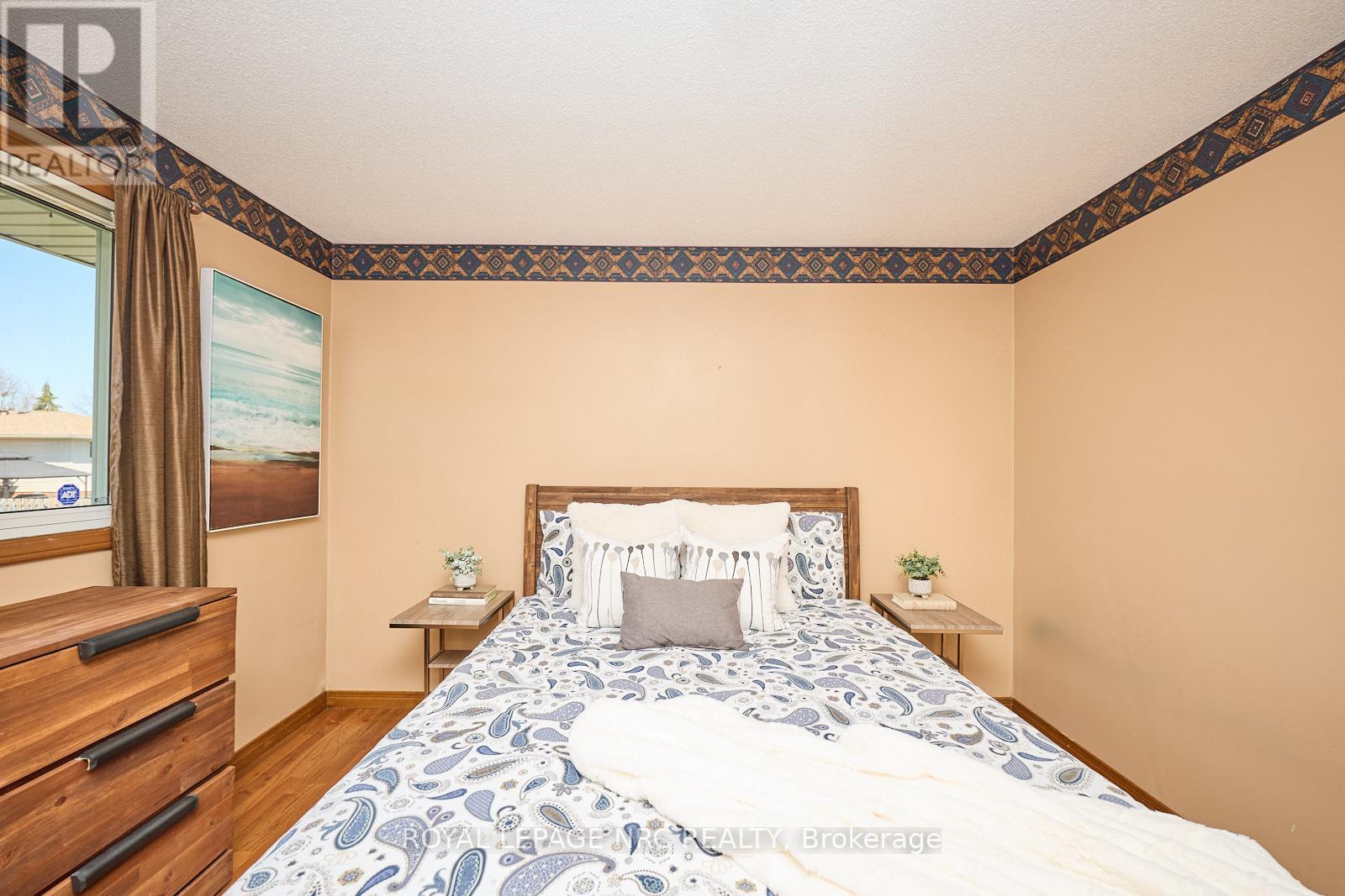61 Mcdonagh Crescent, Thorold (Confederation Heights), Ontario  L2V 4S4 - Photo 16 - X12092351