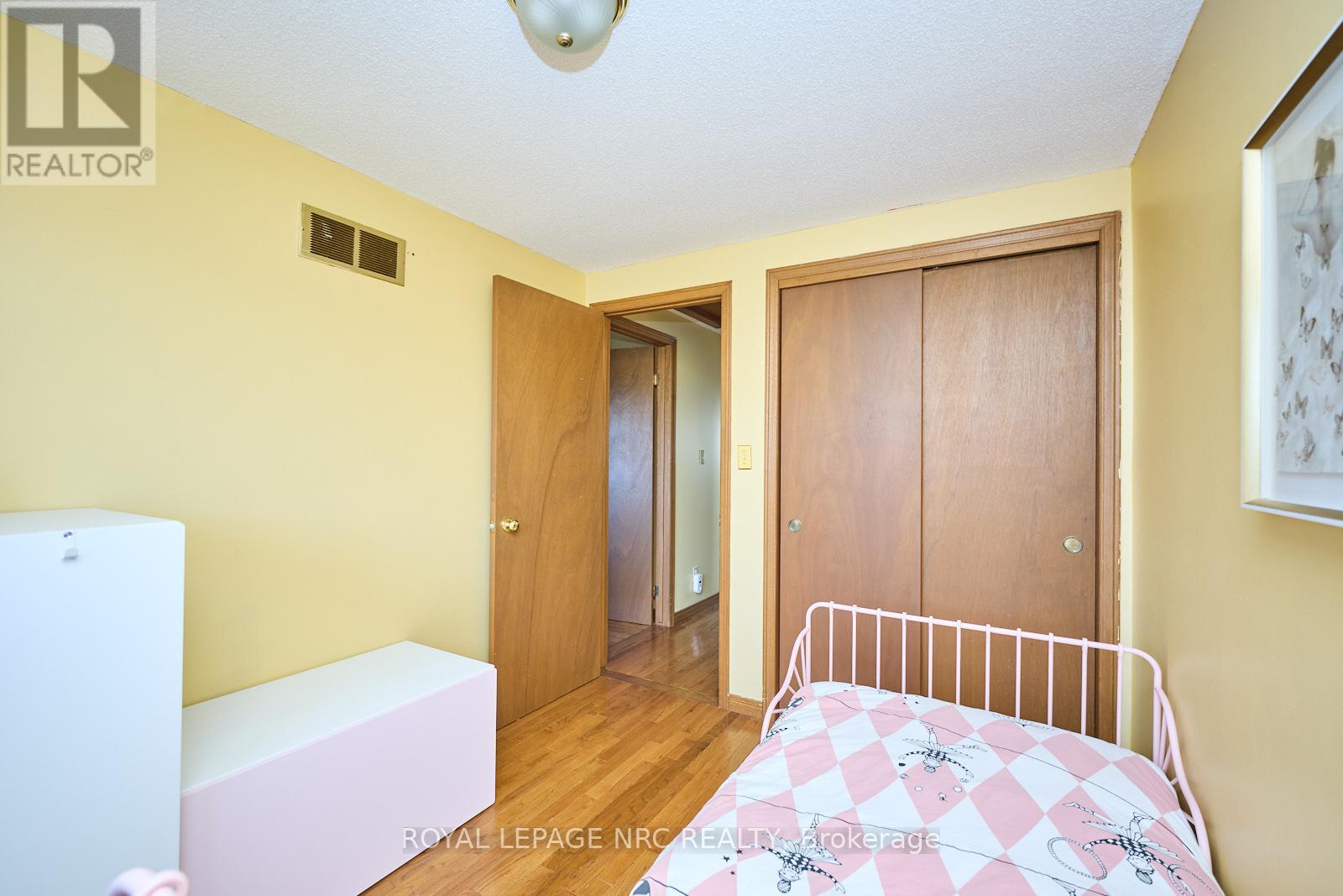 61 Mcdonagh Crescent, Thorold (Confederation Heights), Ontario  L2V 4S4 - Photo 19 - X12092351