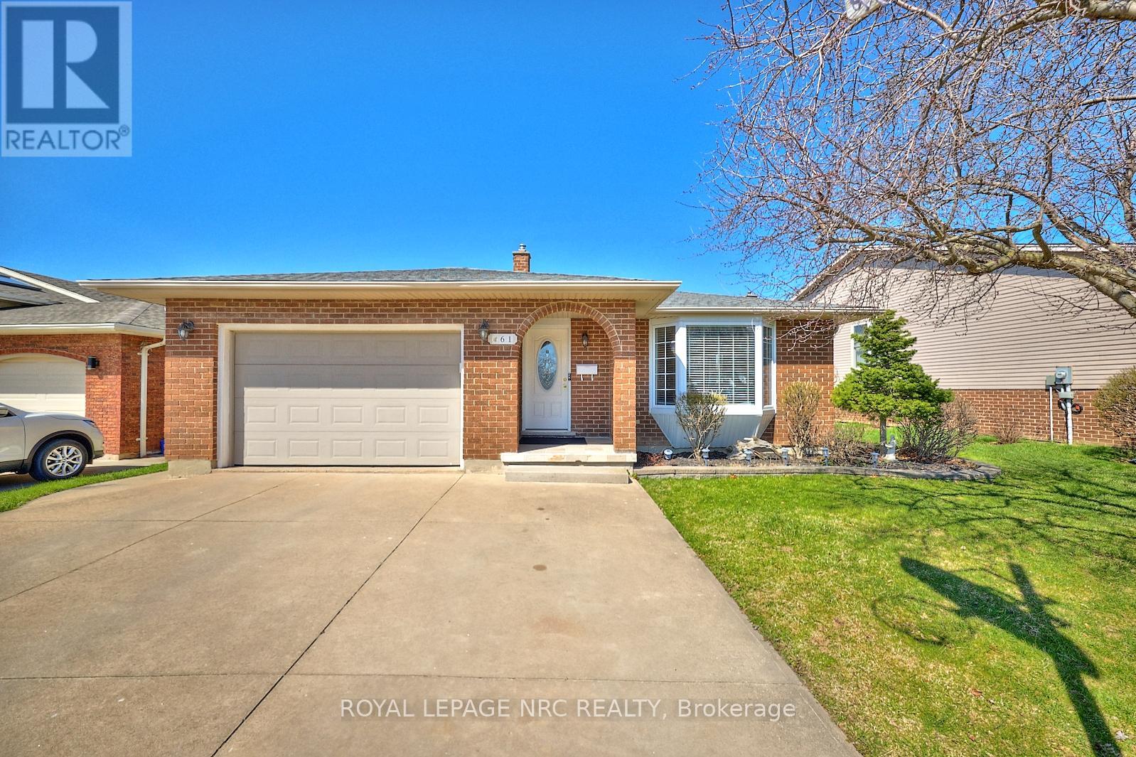 61 Mcdonagh Crescent, Thorold (Confederation Heights), Ontario  L2V 4S4 - Photo 2 - X12092351