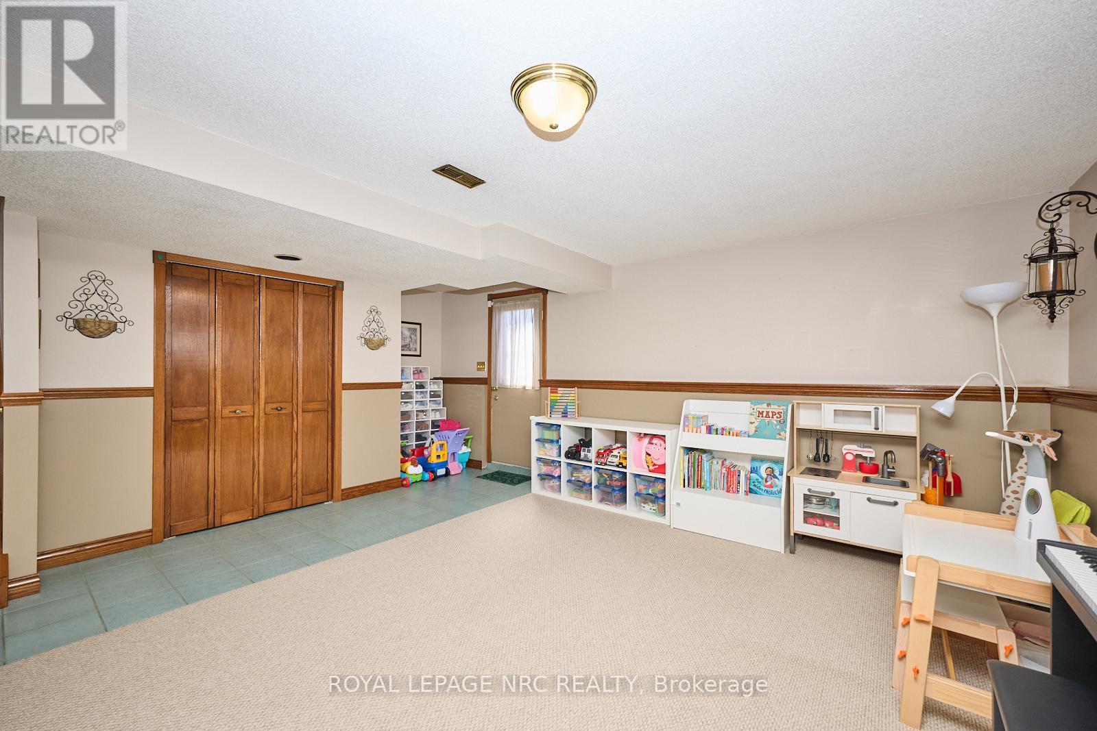 61 Mcdonagh Crescent, Thorold (Confederation Heights), Ontario  L2V 4S4 - Photo 23 - X12092351