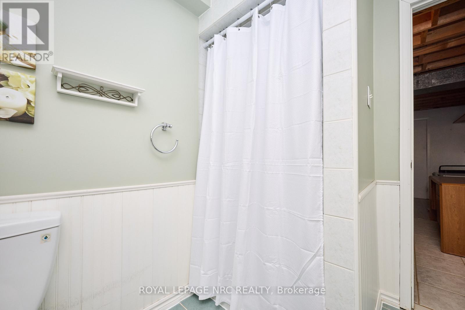 61 Mcdonagh Crescent, Thorold (Confederation Heights), Ontario  L2V 4S4 - Photo 31 - X12092351