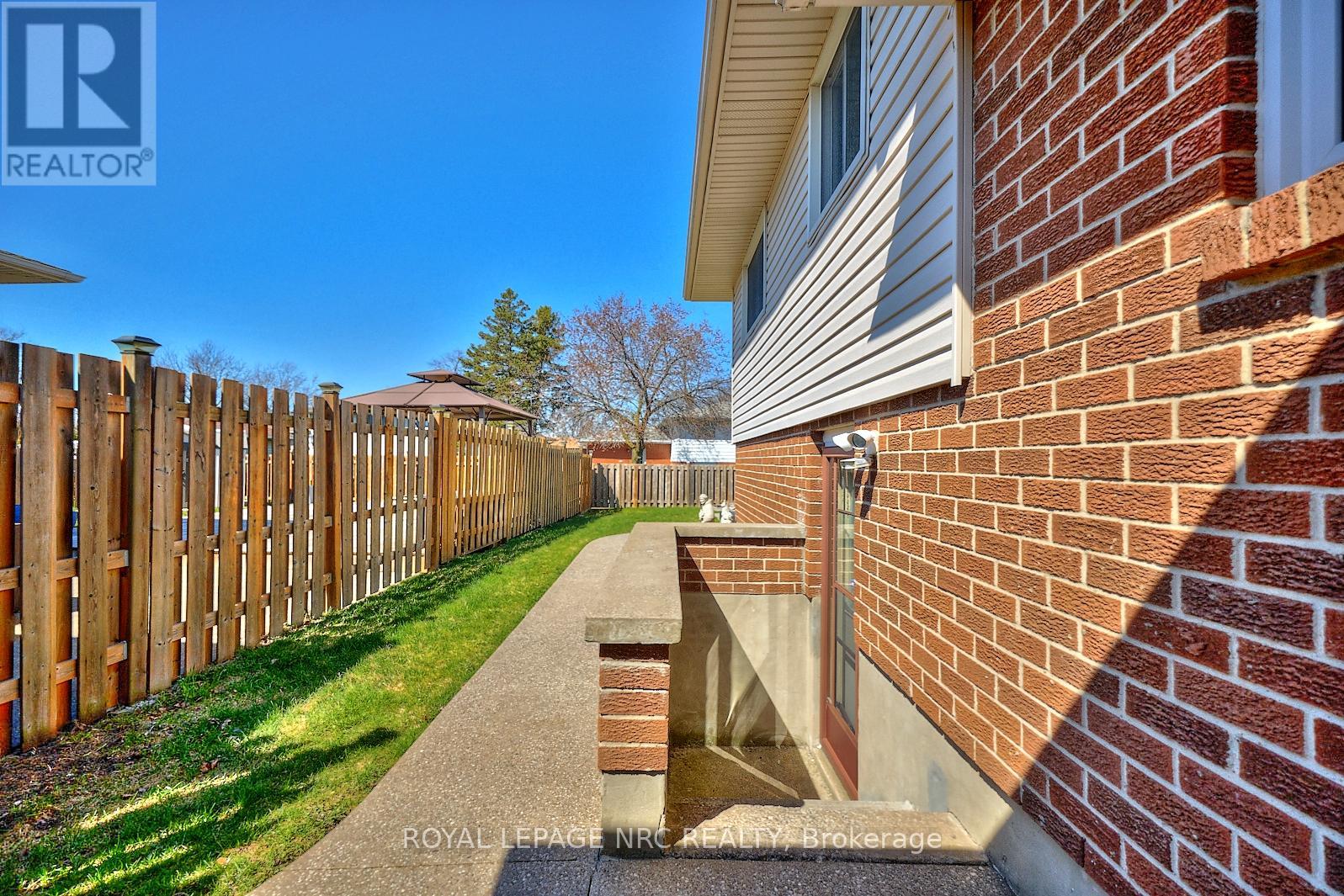 61 Mcdonagh Crescent, Thorold (Confederation Heights), Ontario  L2V 4S4 - Photo 35 - X12092351