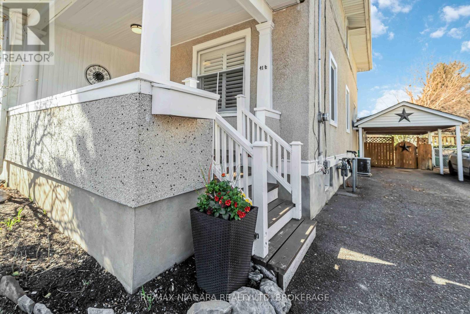 411/2 Ottawa Street, St. Catharines (Downtown), Ontario  L2R 1Z2 - Photo 3 - X12095725